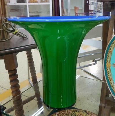 26985441a - Große Vase, Salviati Murano, datiert 1999, opak-blaues Glas mit eingeschmolzenen blauen ...