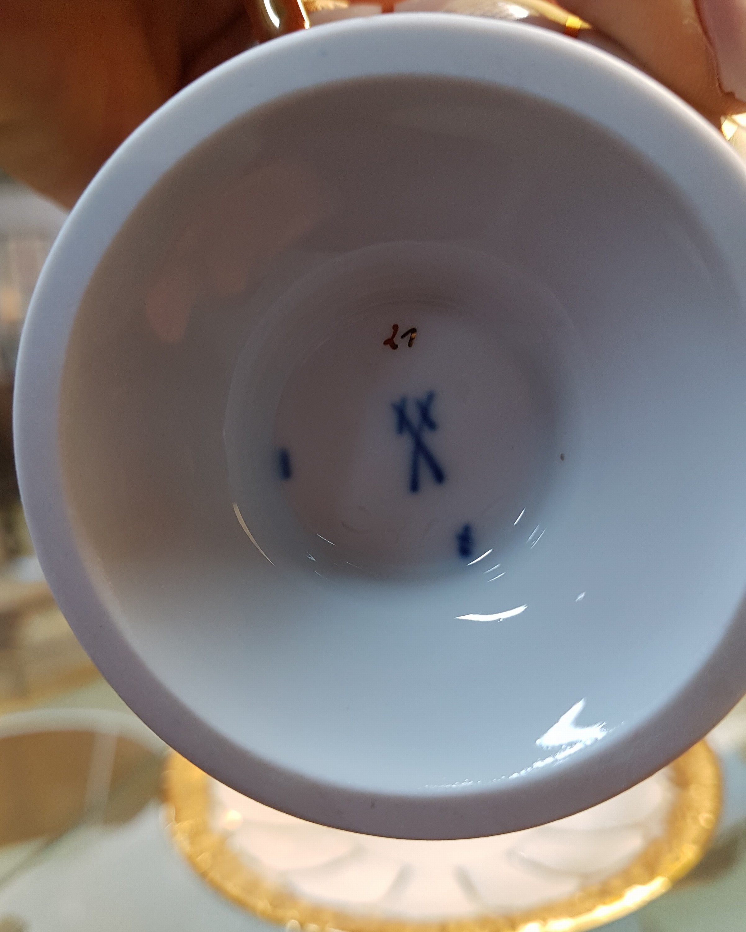 Detail r: Kaffeeservice, Meissen, X-Form, komplett für 8 Personen, Kaffeekanne, Zuckerdose und Milchkanne, 8 Kaffeetassen mit Untertassen, 8 Dessertteller, ...