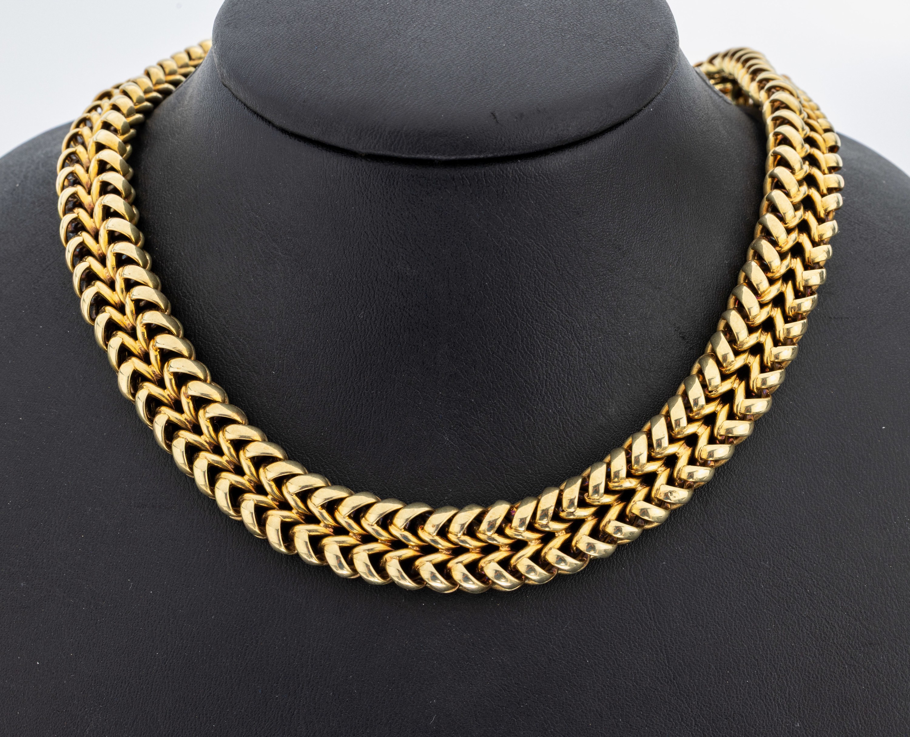 Image 26985817 - 14 kt Gold Collier, GG 585/000, Flechtoptik, L. ca. 42.5 cm, Kastenschloss mit2 ...