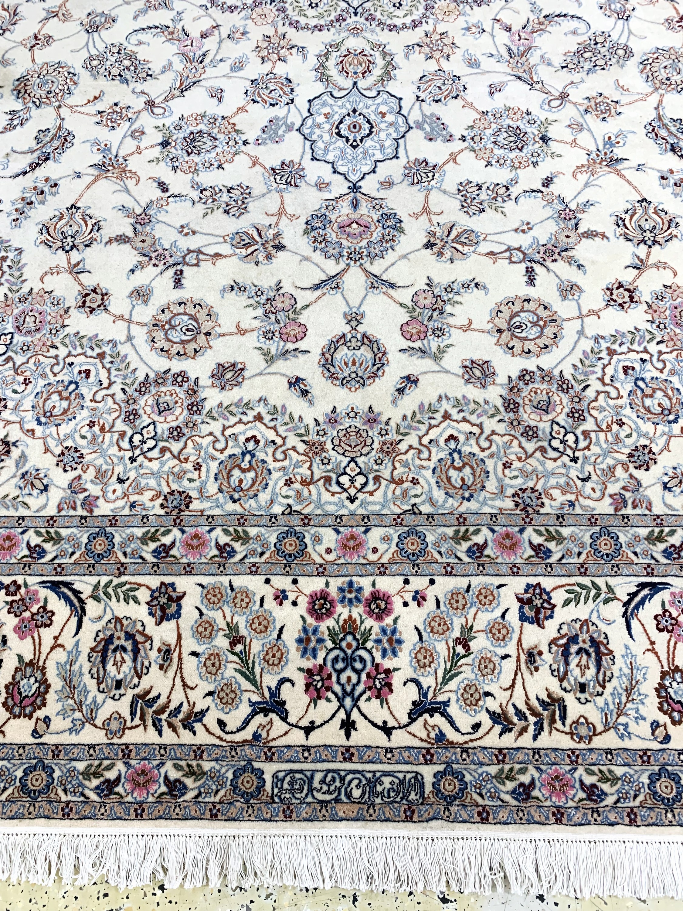 Detail f: Nain fein(6 La), Persien, Ende 20.Jhd, Korkwolle mit Seide, ca. 325 x 217 cm, ca. 1,0Mio. Kn/qm, Reinigungsbedürftig, EHZ: 1-2