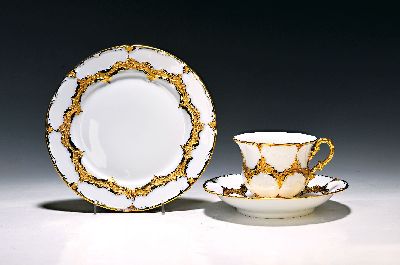 Image Kaffeegedeck, Meissen, 2. Wahl, B-Form, 1924-33, Matt- und Glanzvergoldung, Teller D. 19 ...