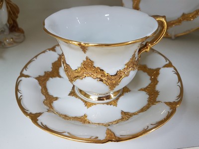 26985814g - Coffee set, Meissen, 2. choice, B-shape, 1924 -33, matt- and bright gilding, plate D. 19 ...