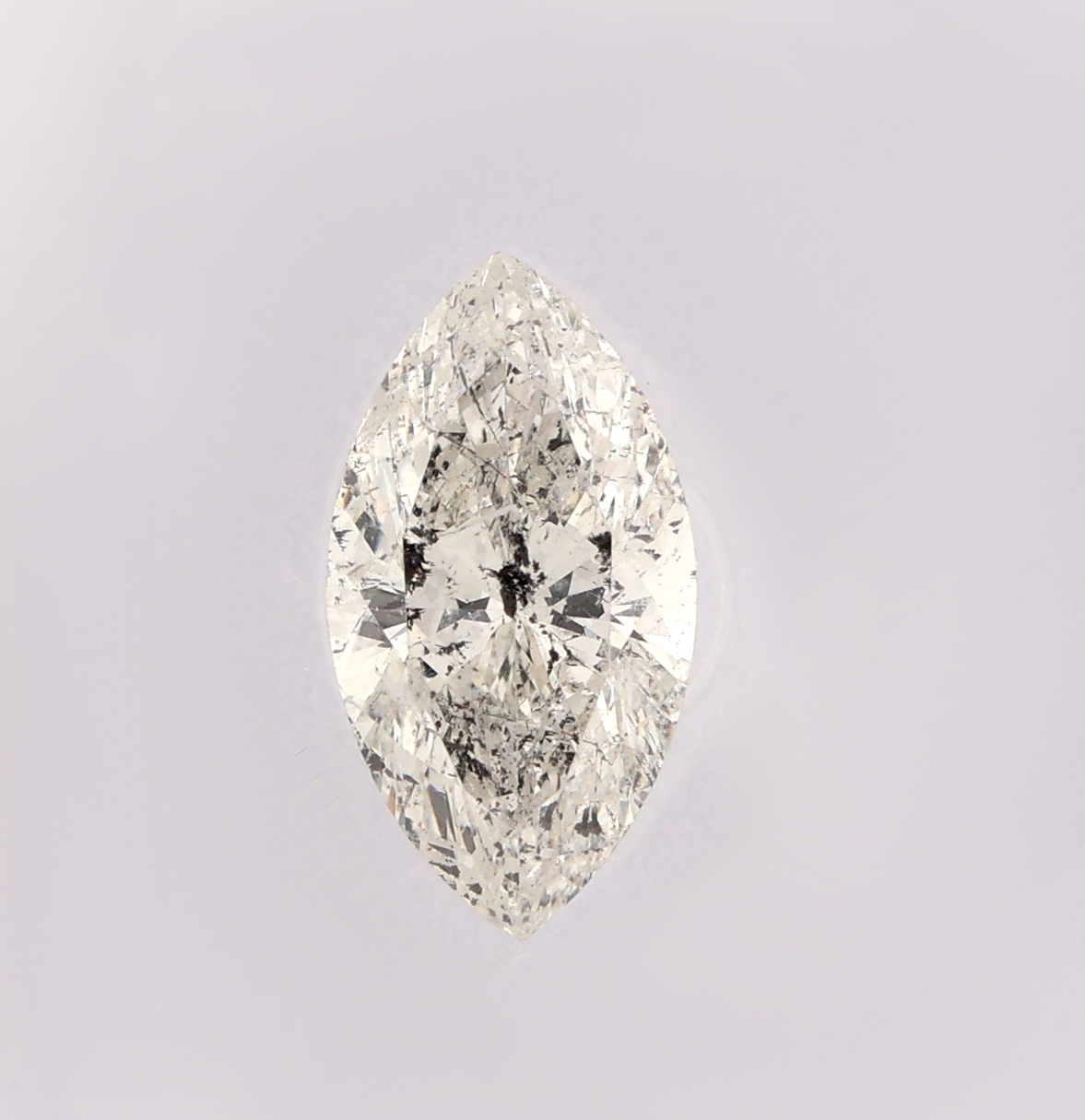Detail a: Lose Diamantnavette ca. 0.90 ct l.get.Weiß(I)/p2, ca. 9.21 x 4.95 x 3.26 mm, IGI Expertise anbei, verschweißt