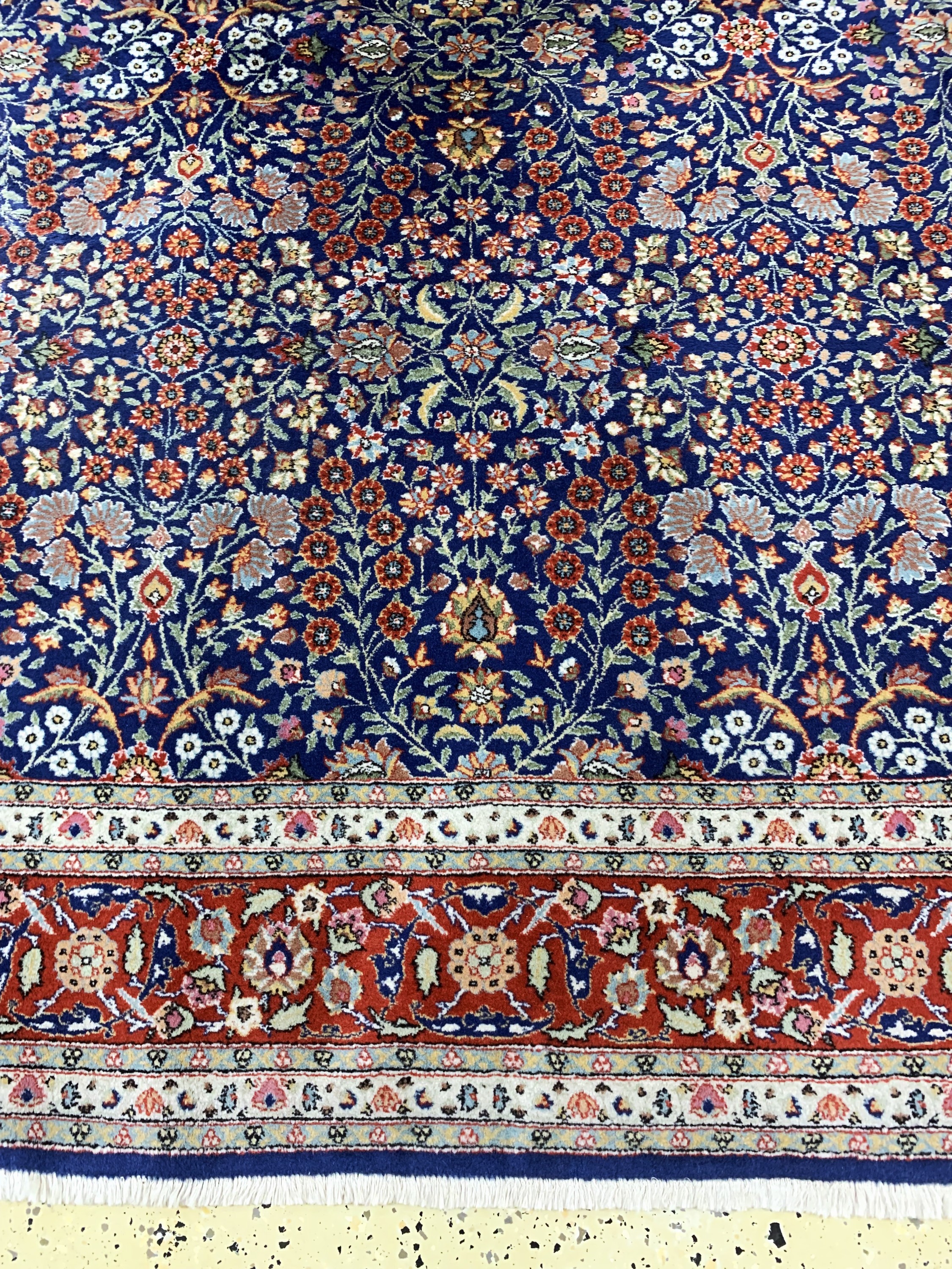 Detail b: Hereke fein, Türkei, Mitte 20.Jhd, Wolle auf Baumwolle, ca. 360 x 240 cm, EHZ: 2