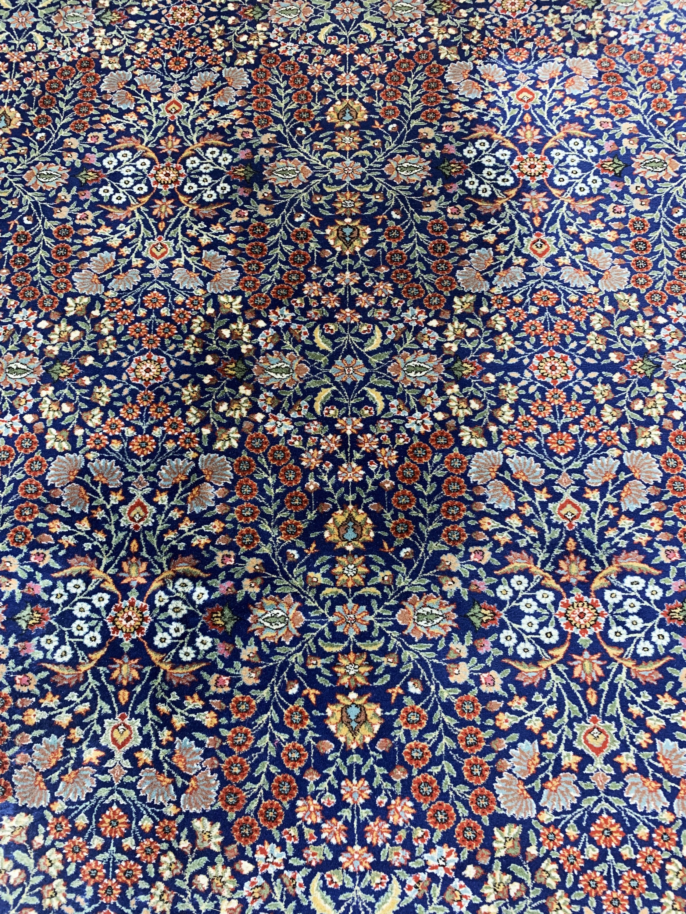 Detail d: Hereke fein, Türkei, Mitte 20.Jhd, Wolle auf Baumwolle, ca. 360 x 240 cm, EHZ: 2