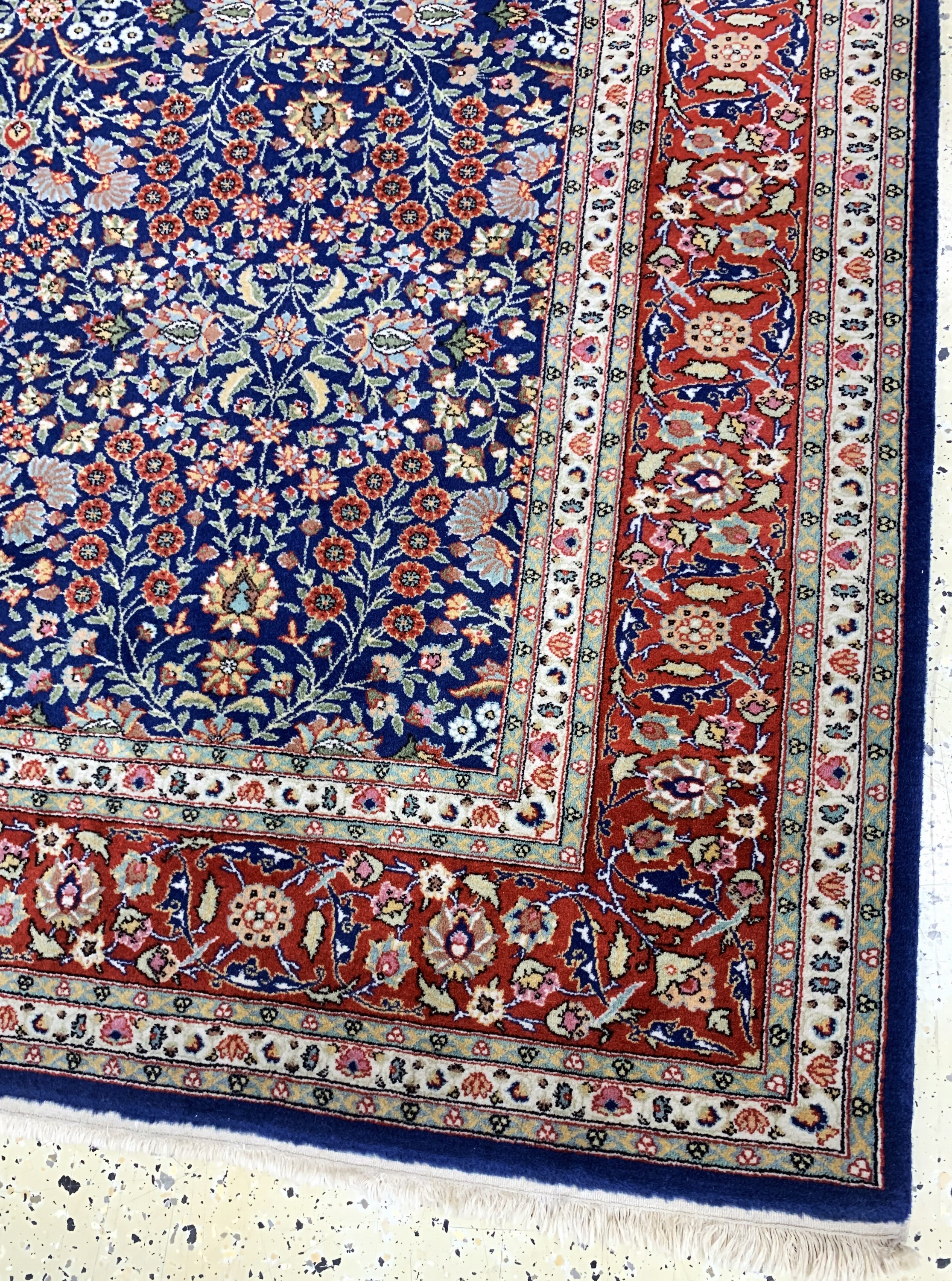 Detail e: Hereke fein, Türkei, Mitte 20.Jhd, Wolle auf Baumwolle, ca. 360 x 240 cm, EHZ: 2