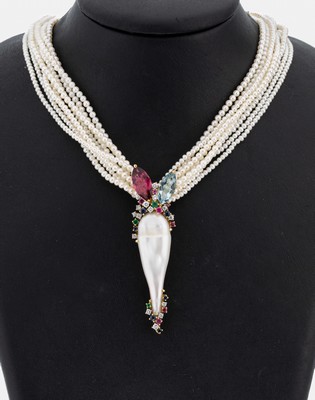 Image Cultured pearl-necklace with 18 kt gold brilliant-clasp and 18 kt gold pearl- brilliant ...