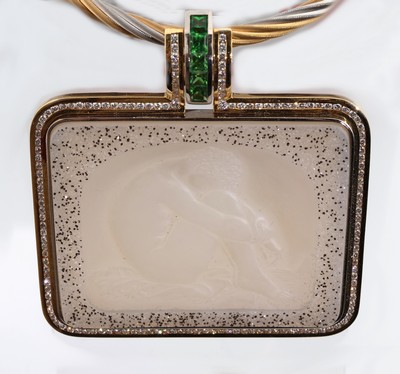 26986025a - 18 kt Gold Geodenherz-Brillant-Tsavorith- Anhänger, GG/WG 750/000, Einzelanfertigung ...