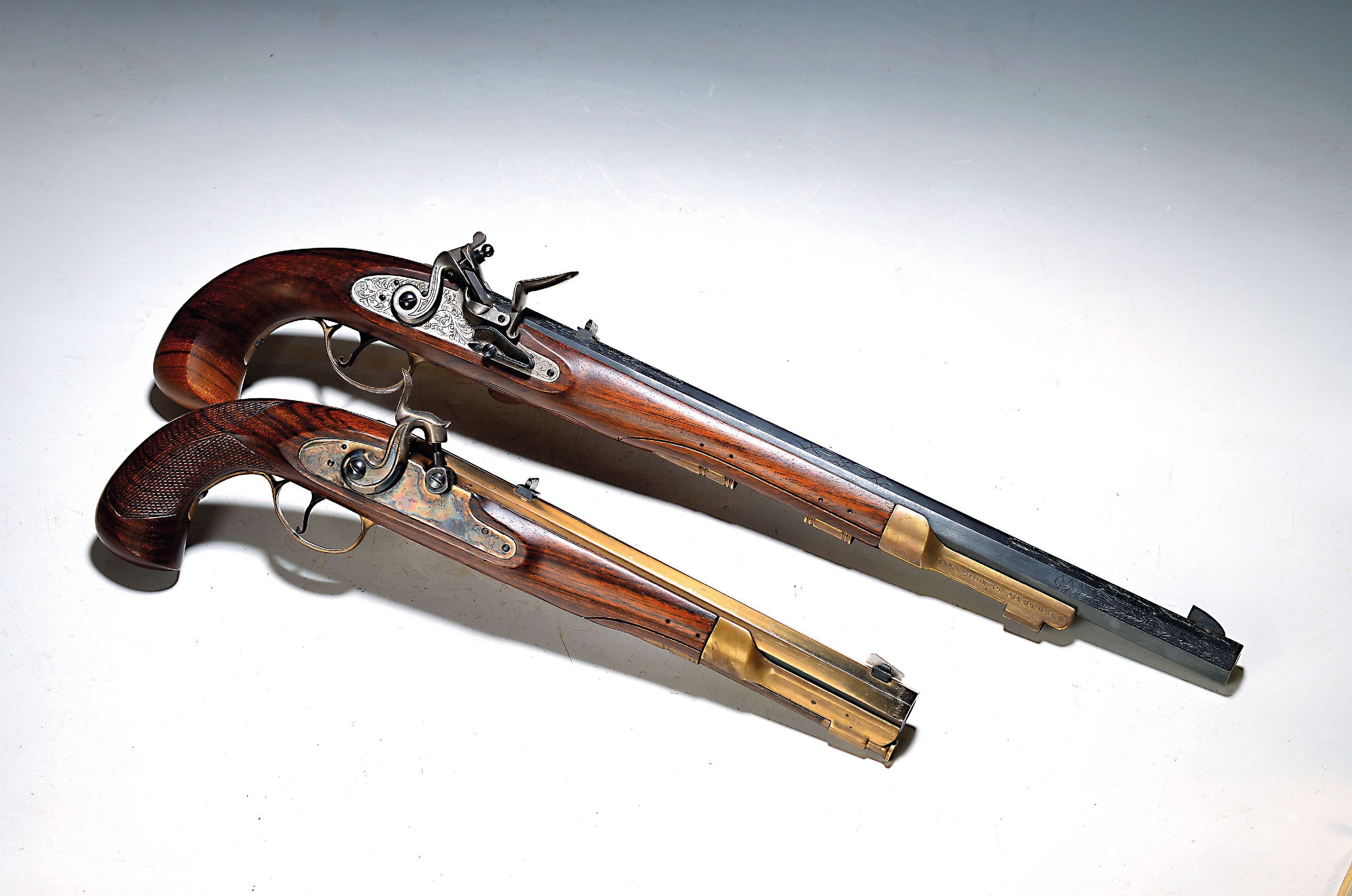 Image 26986116 - Zwei Replika-Pistolen, 20. Jh., Pedersoli Percussionspistole, Cal. 44, Nussbaumschaft , ...