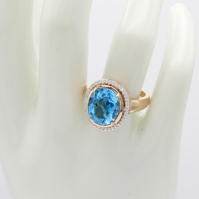 26986849b - Ring mit Blautopas und Brillanten, RoséG 585/000, ovaler Blautopas v. intensiver Farbe ...