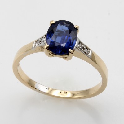 26986854a - Ring mit Saphir und Brillanten, GG 585/000, ovaler Saphir in Krappenfassung ca. 1.35 ct, ...