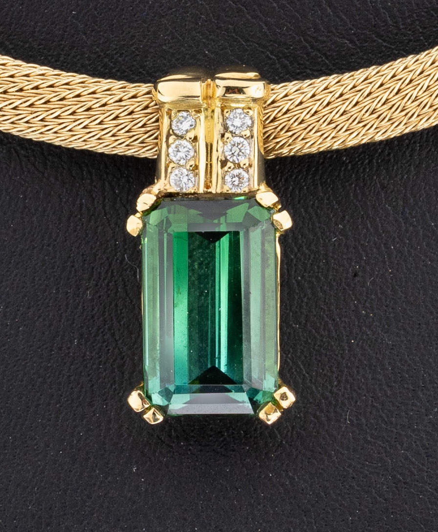 Detail a: 14 kt Gold Turmalin-Brillant-Anhänger, GG 585/000, Turmalin im Treppenschliff ca. 3.00 ct, 6 Brillanten zus. ca. 0.12 ct Weiß/vs, an ...