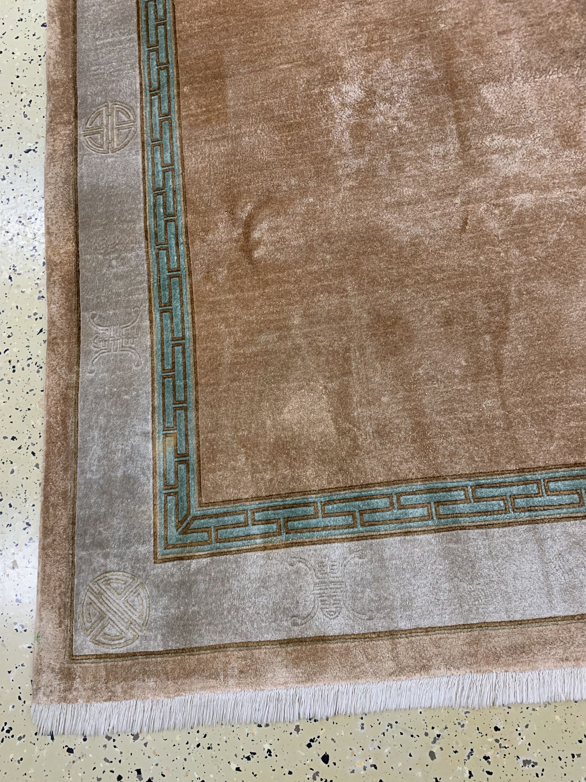 Detail b: Seidenteppich, China, Mitte 20.Jhd, Seide auf Baumwolle, ca. 260 x 182 cm, EHZ: 2