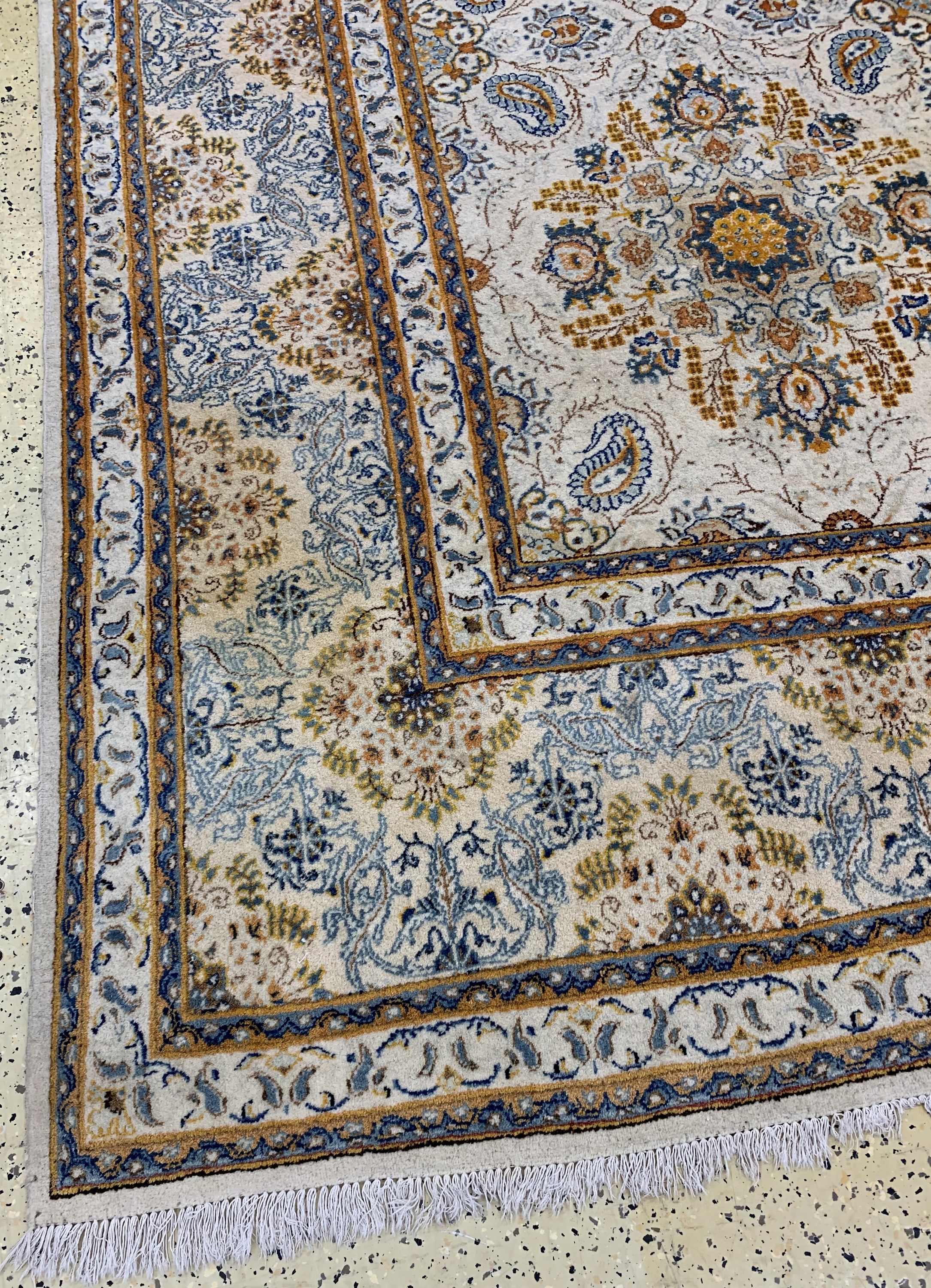 Detail c: Keschan, Persien, Mitte 20.Jhd, Wolle auf Baumwolle, ca. 443 x 304 cm, Reinigungsbedürftig, EHZ: 2-3
