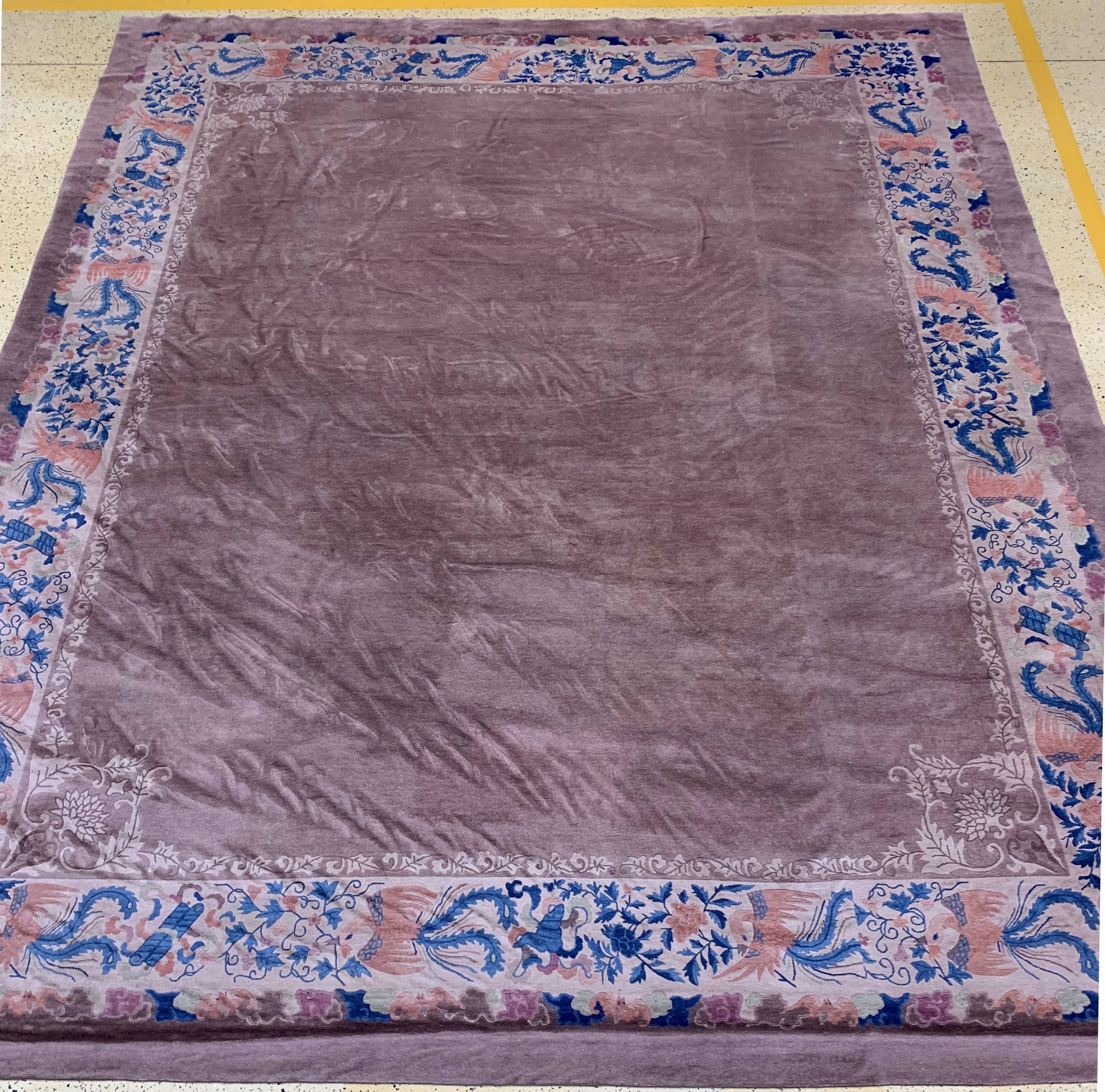 Peking antik, China, um 1900, Wolle auf Baumwolle, ca. 535 x 440 cm, minimale Mottenfraß, EHZ: 2(gereinigt),in der Breite verkürzt.