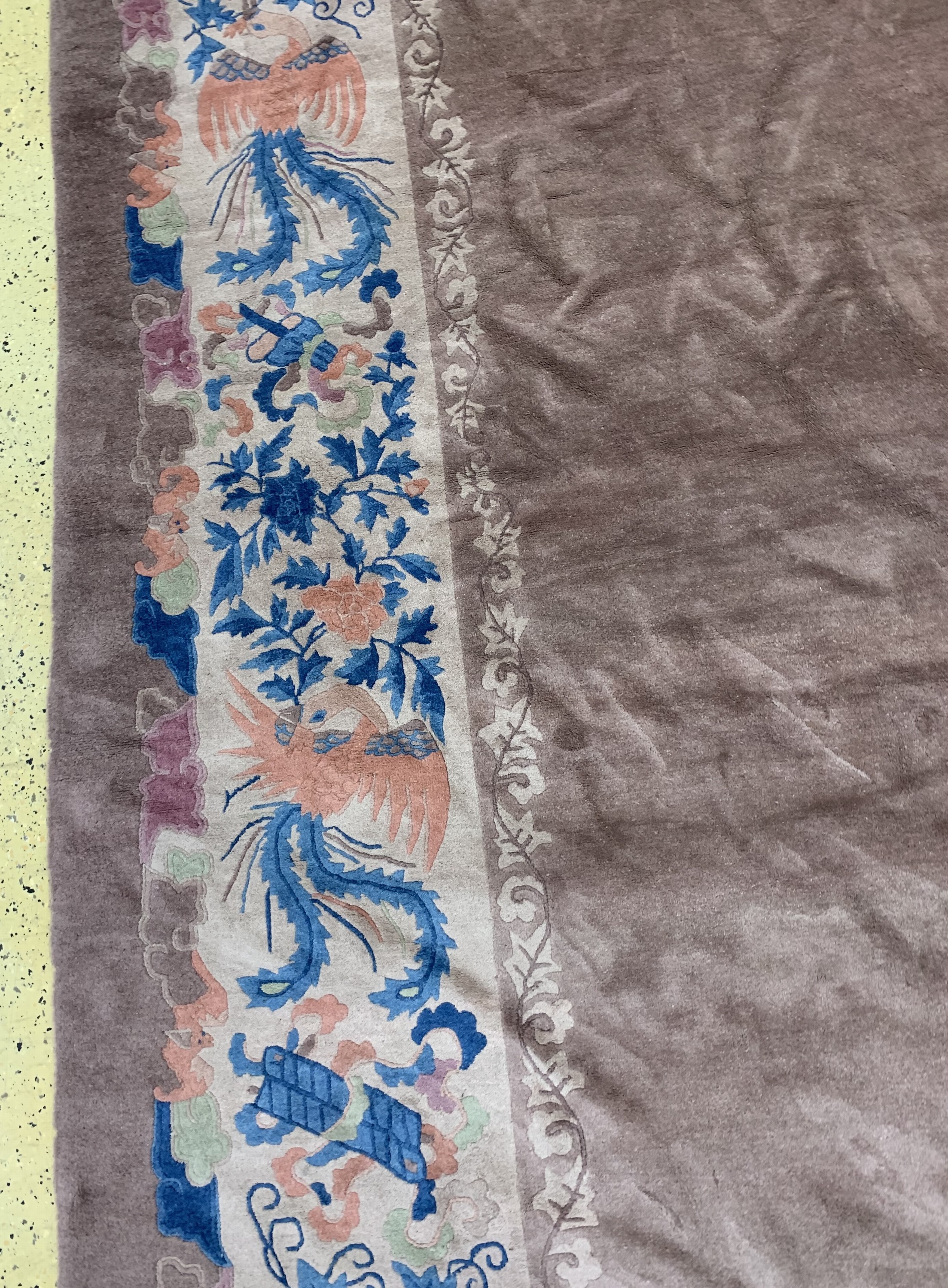 Detail h: Peking antik, China, um 1900, Wolle auf Baumwolle, ca. 535 x 440 cm, minimale Mottenfraß, EHZ: 2(gereinigt),in der Breite verkürzt.