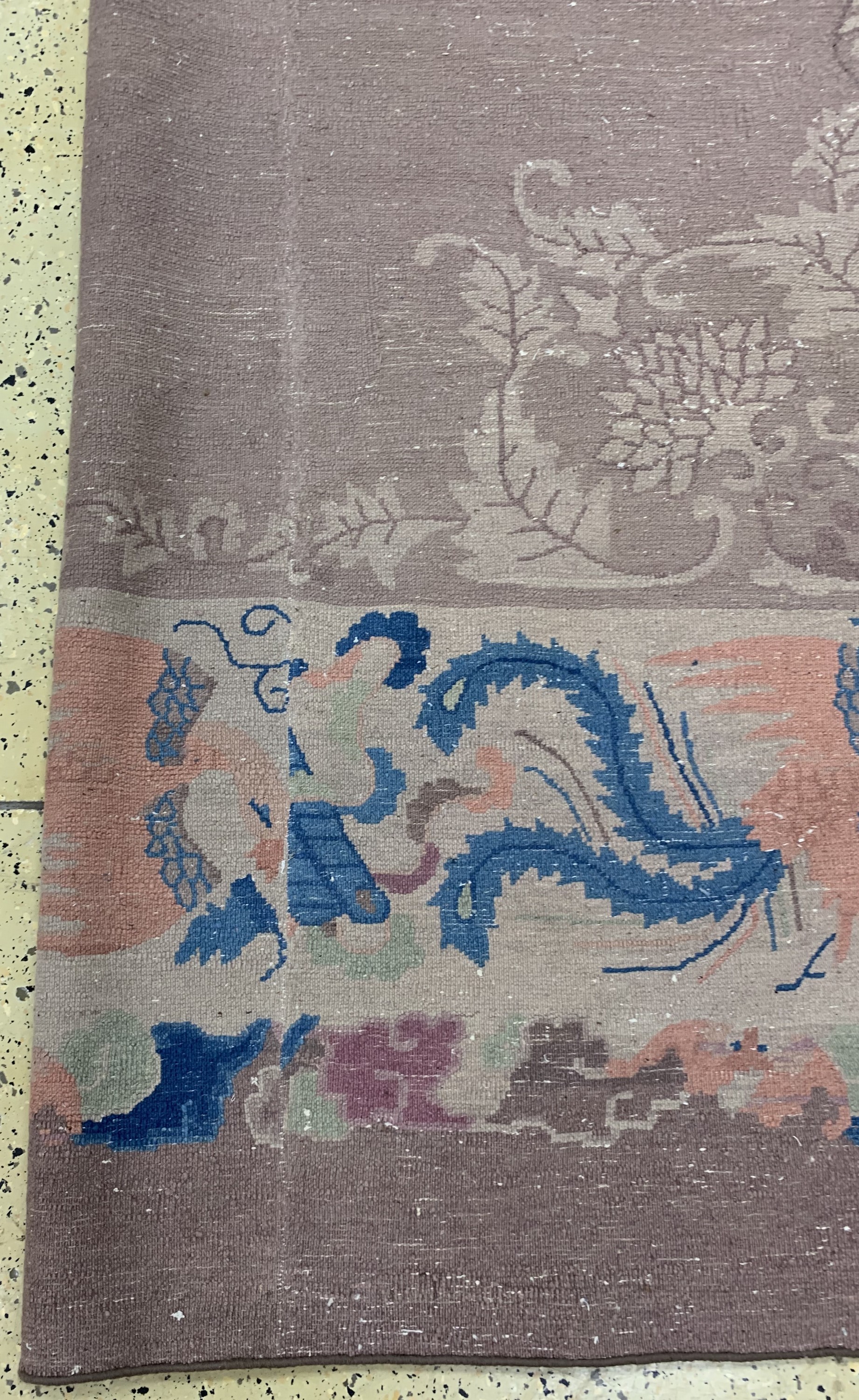 Detail m: Peking antik, China, um 1900, Wolle auf Baumwolle, ca. 535 x 440 cm, minimale Mottenfraß, EHZ: 2(gereinigt),in der Breite verkürzt.