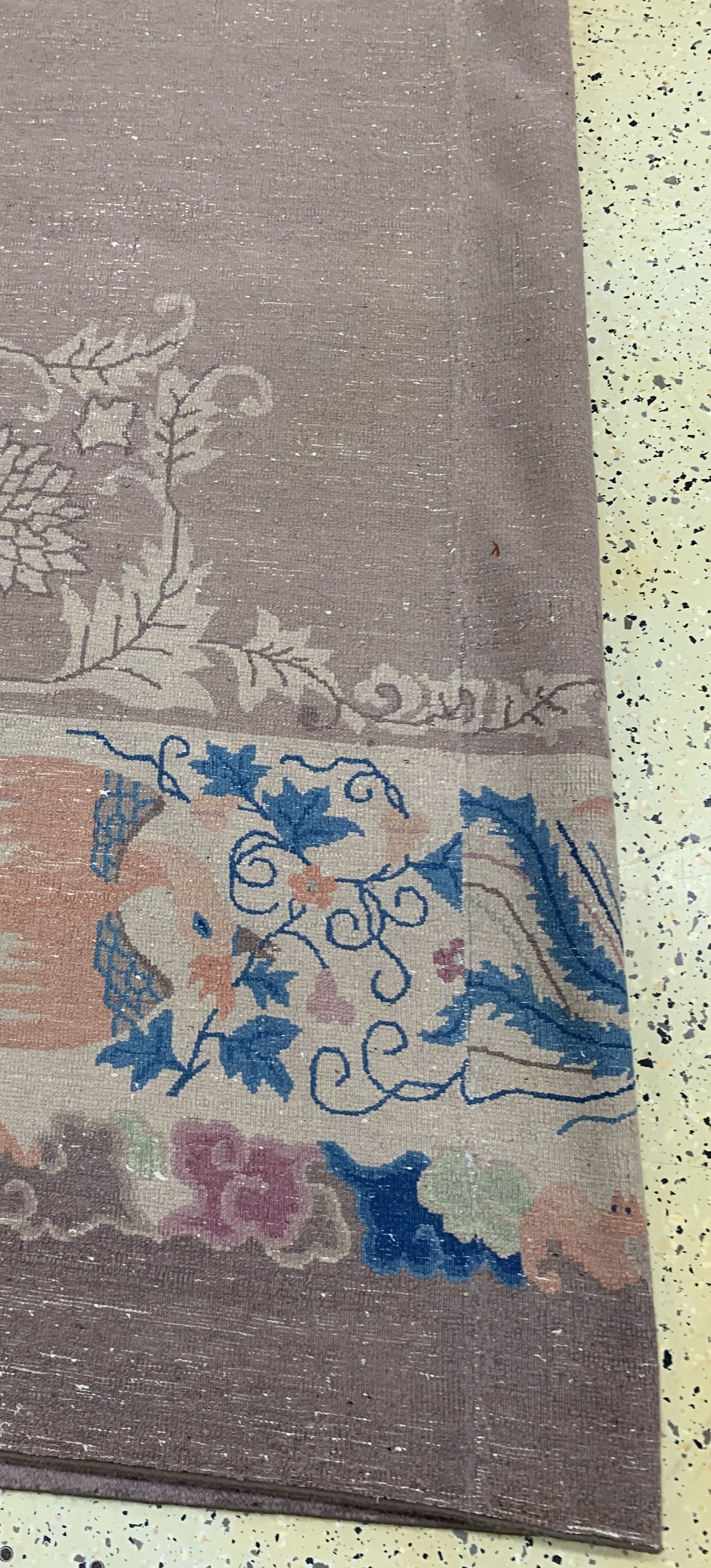 Detail o: Peking antik, China, um 1900, Wolle auf Baumwolle, ca. 535 x 440 cm, minimale Mottenfraß, EHZ: 2(gereinigt),in der Breite verkürzt.