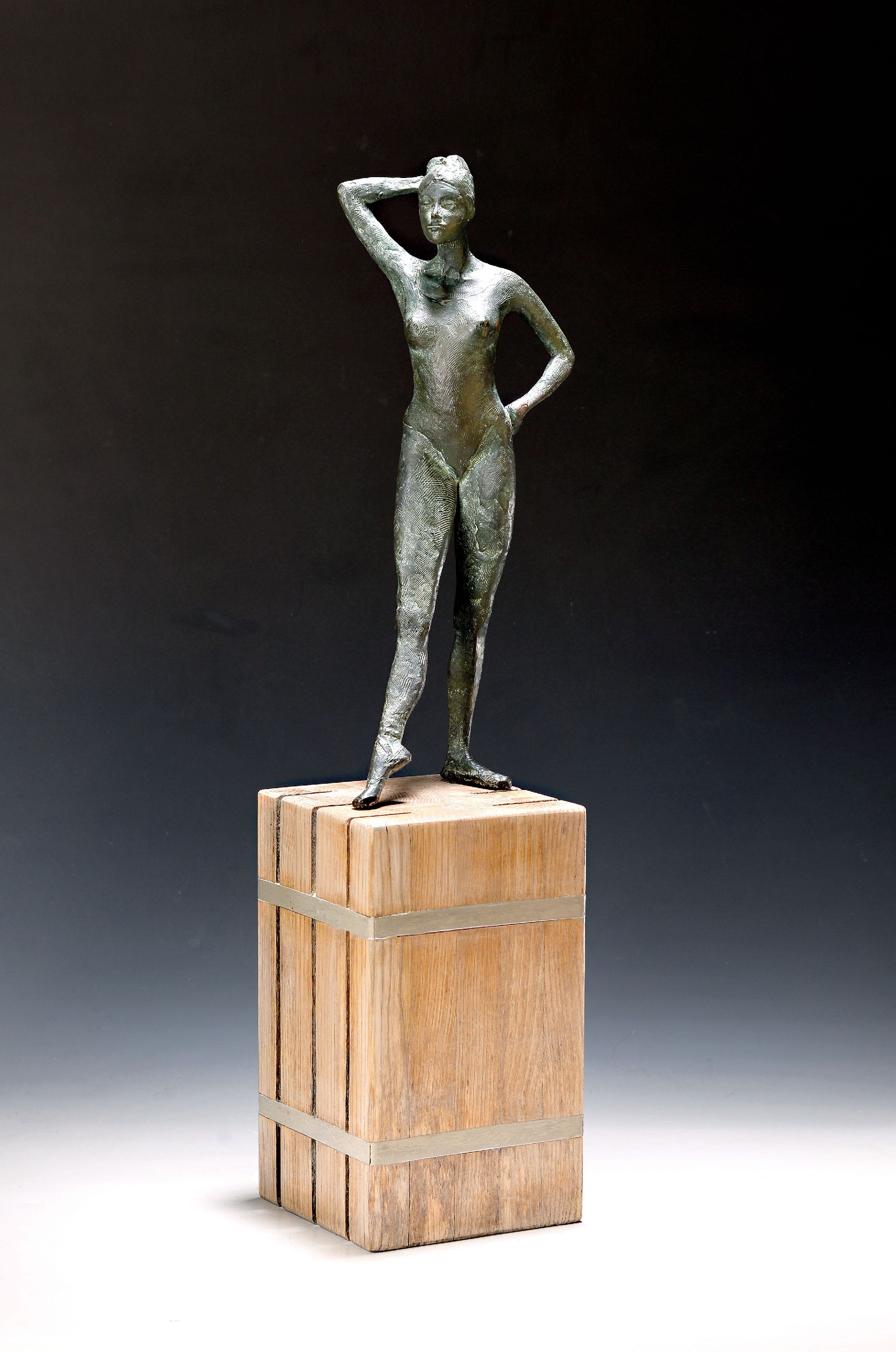 Image 26986945 - Ungedeuteter Künstler, 1910-1985, stehender Akt,Bronze, am Fuß monogr. und num., ohne ...