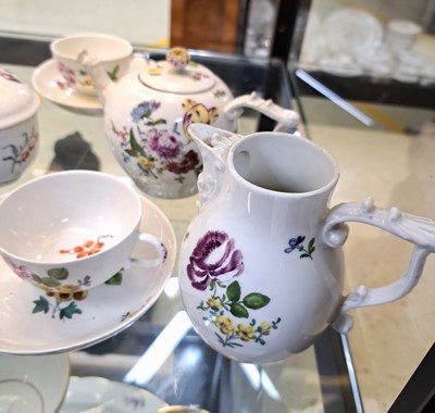 26986926a - 5 Teile Porzellan, Meissen, Marcolini, um 1800, Kännchen (Ausguß besch.), Zuckerdose, ...