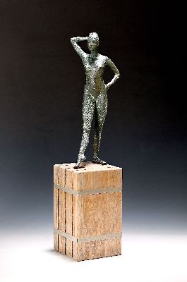 Image Ungedeuteter Künstler, 1910-1985, stehender Akt,Bronze, am Fuß monogr. und num., ohne ...