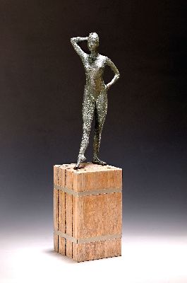 26986945k - Ungedeuteter Künstler, 1910-1985, stehender Akt,Bronze, am Fuß monogr. und num., ohne ...