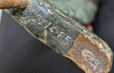 26986945l - Ungedeuteter Künstler, 1910-1985, stehender Akt,Bronze, am Fuß monogr. und num., ohne ...