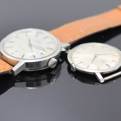 26986999c - OMEGA 2 Armbanduhren in Stahl, Schweiz um 1965/1972, 2-tlg. Geh., silb. Zifferblätter ...
