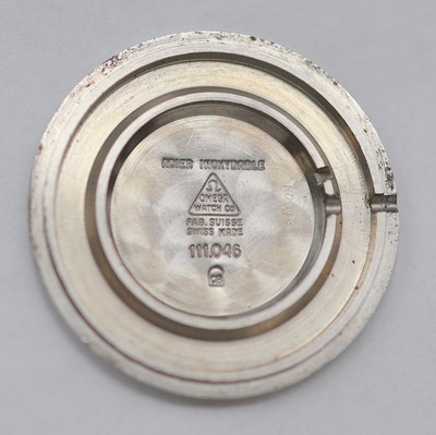 26986999i - OMEGA 2 Armbanduhren in Stahl, Schweiz um 1965/1972, 2-tlg. Geh., silb. Zifferblätter ...