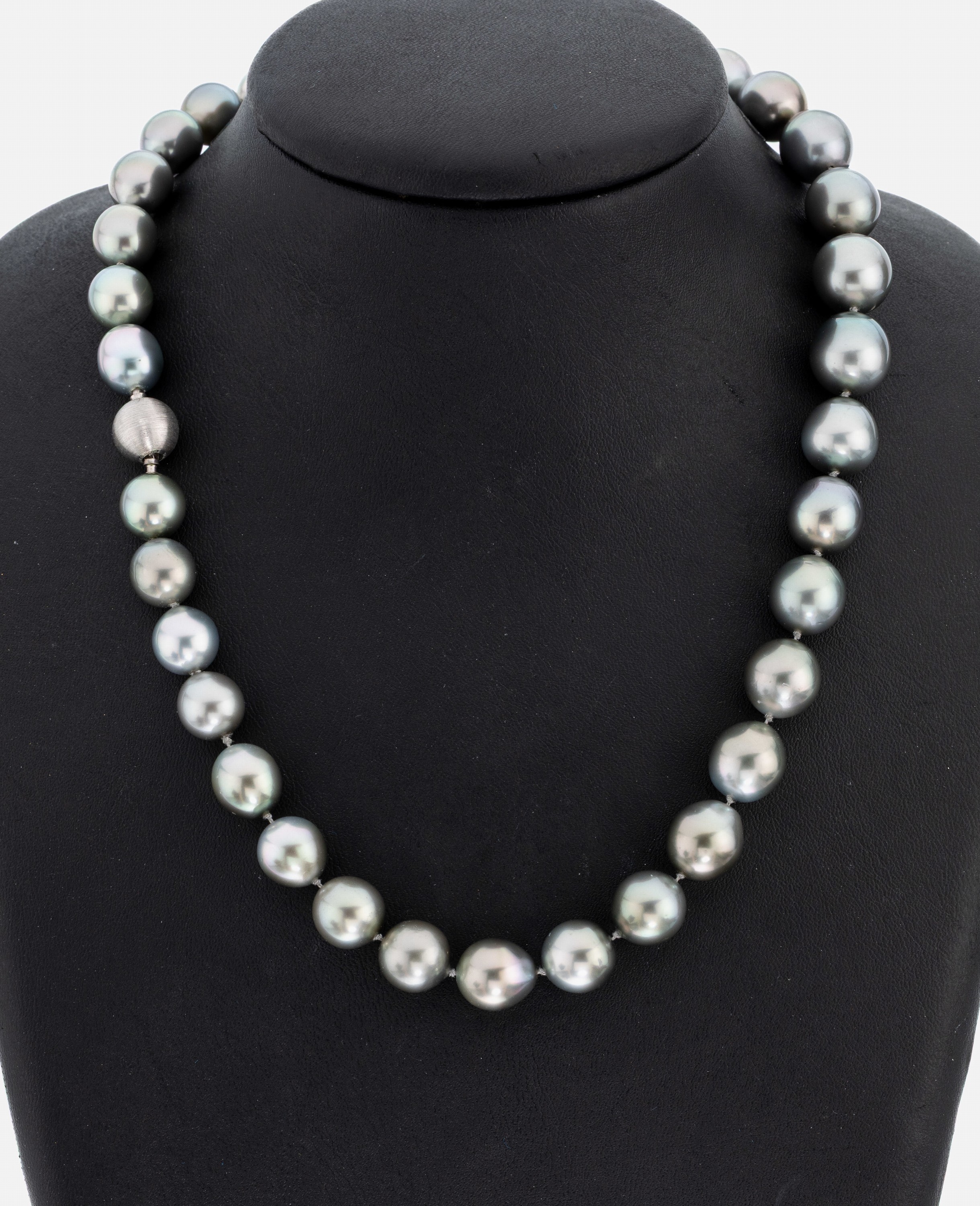 Image 26987006 - Zuchtperl-Collier mit 18 kt Gold JÖRG HEINZ Kugelschließe, WG 750/000, 35 unrunde ...