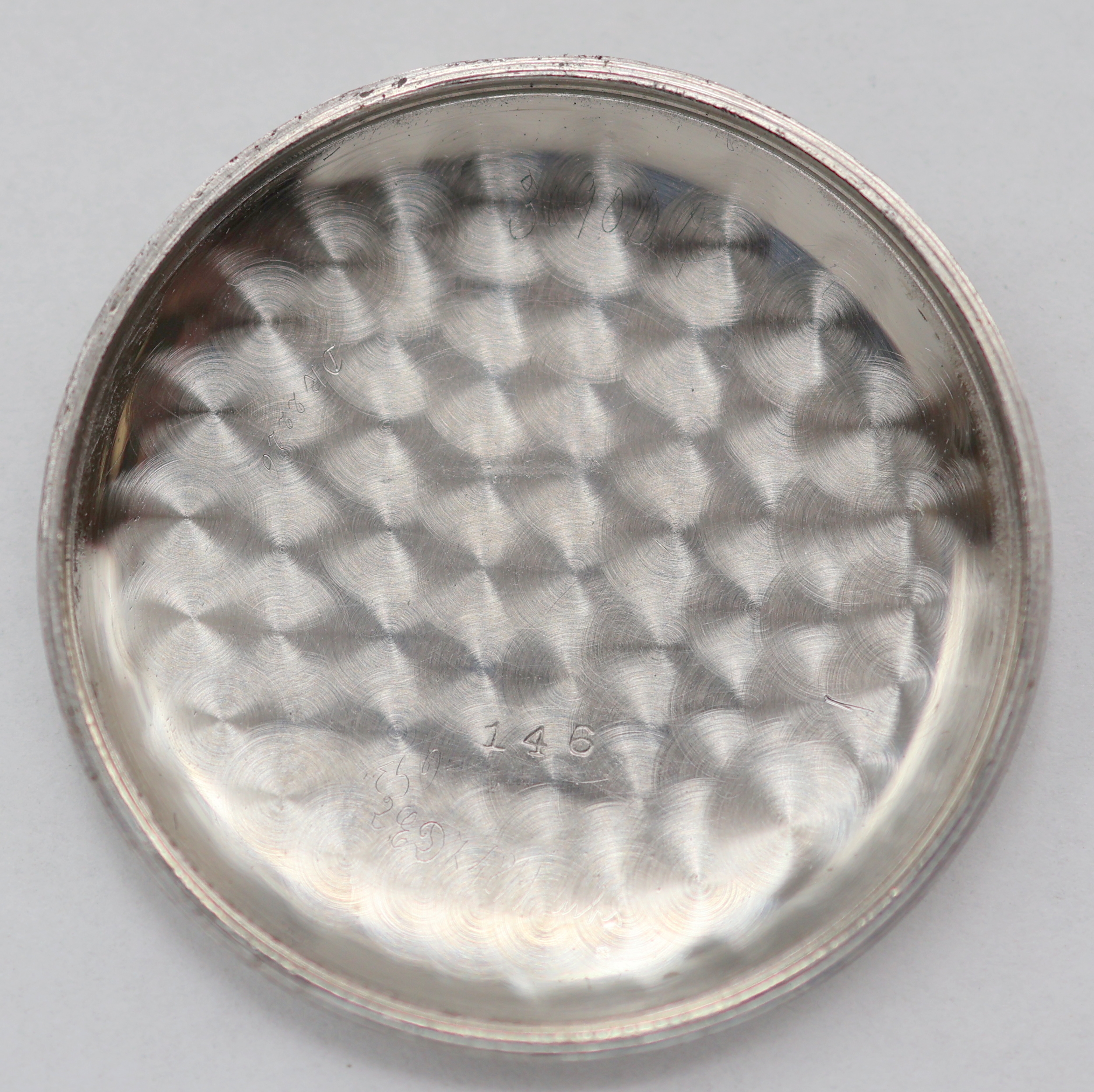 Detail e: MOBILIA Schaltradchronograph in Stahl, Schweiz um 1945, Handaufzug, 3-tlg. Geh., Boden u. Glasrand aufgedr., schwarz/graues Glanz-Zifferbl. pat., ...