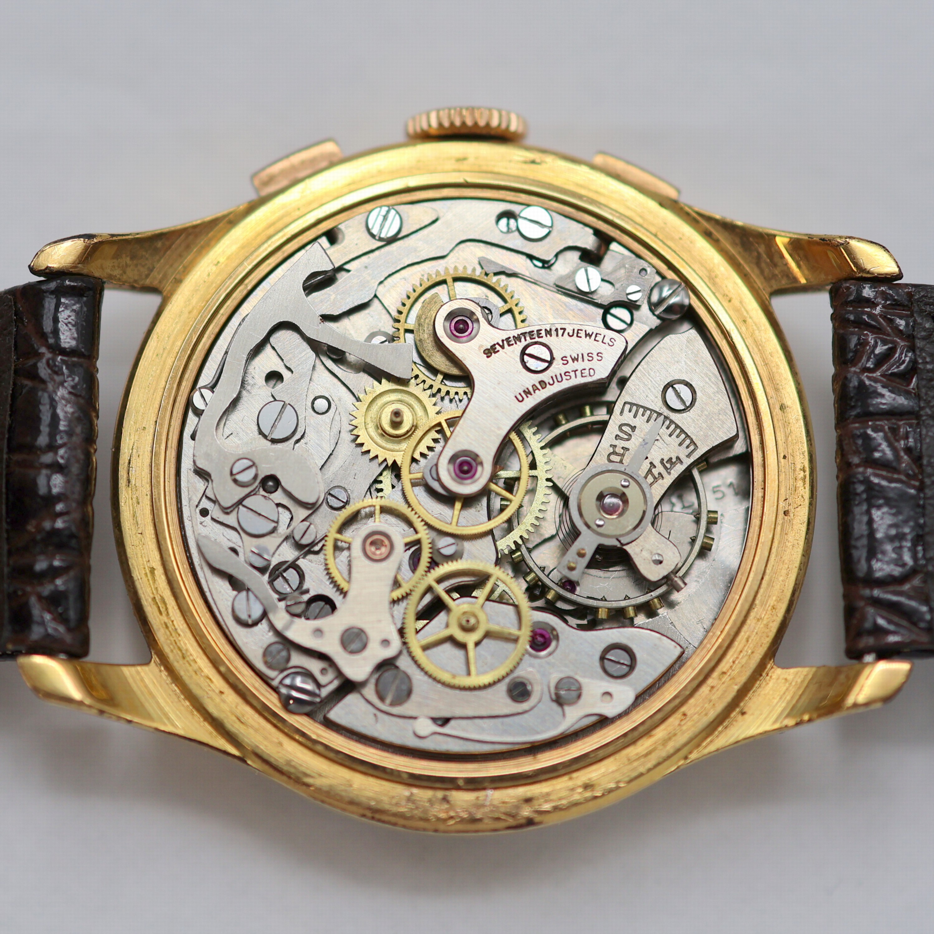 Detail f: SULLY Chronographe Suisse vergoldeter Armbandchronograph, Schweiz um 1945, Handaufzug, 3-tlg. Geh., Glasrand u. Stahlboden aufgedr., silb. ...