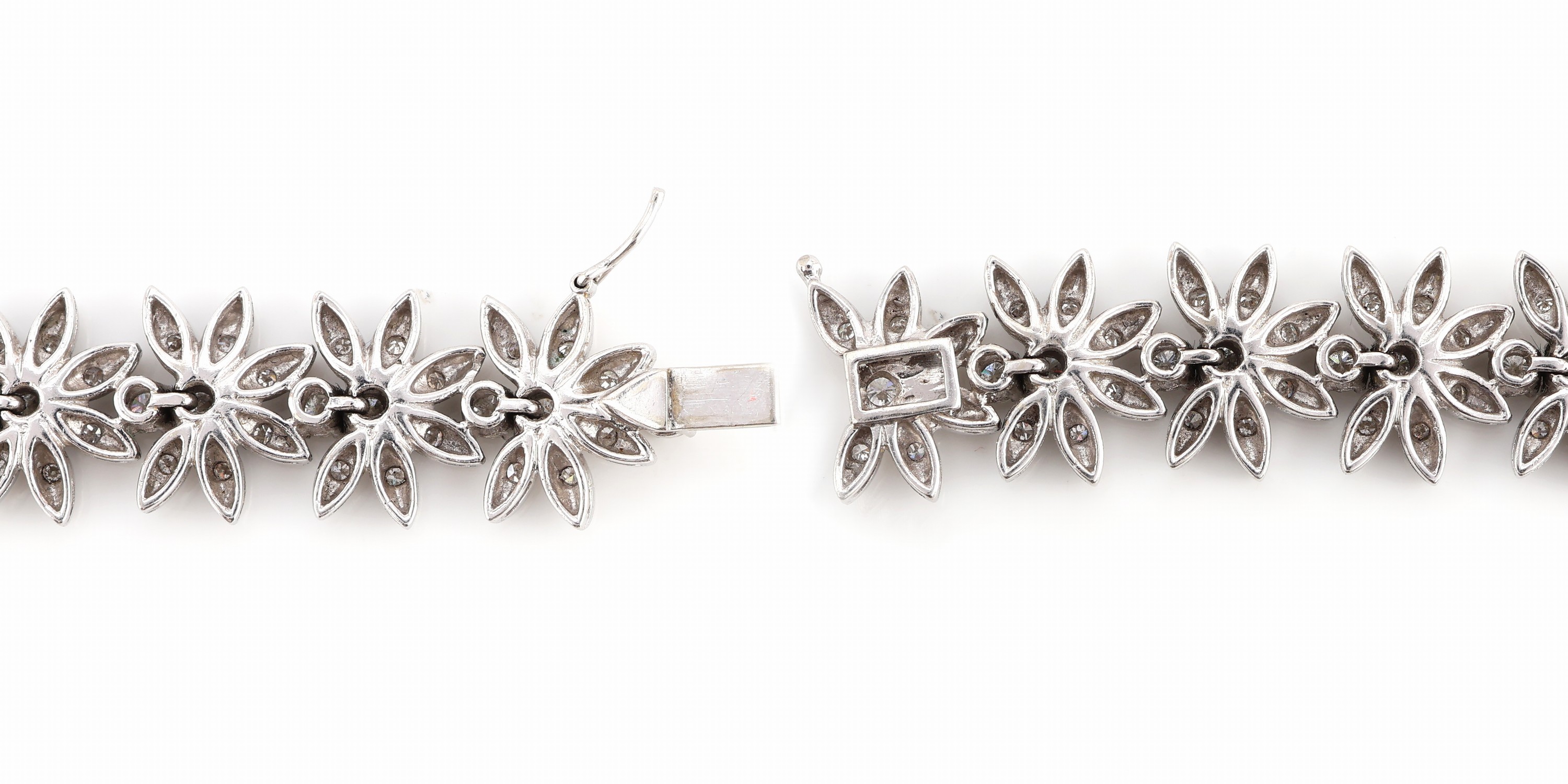 Detail c: 18 kt Gold Diamant-Armband, WG 750/000 gepr., 40 Brillanten und 120 8/8-Diamanten zus. ca. 2.60 ct Weiß/vs-si, L. ca. 18 cm, Kastenschloss mit ...