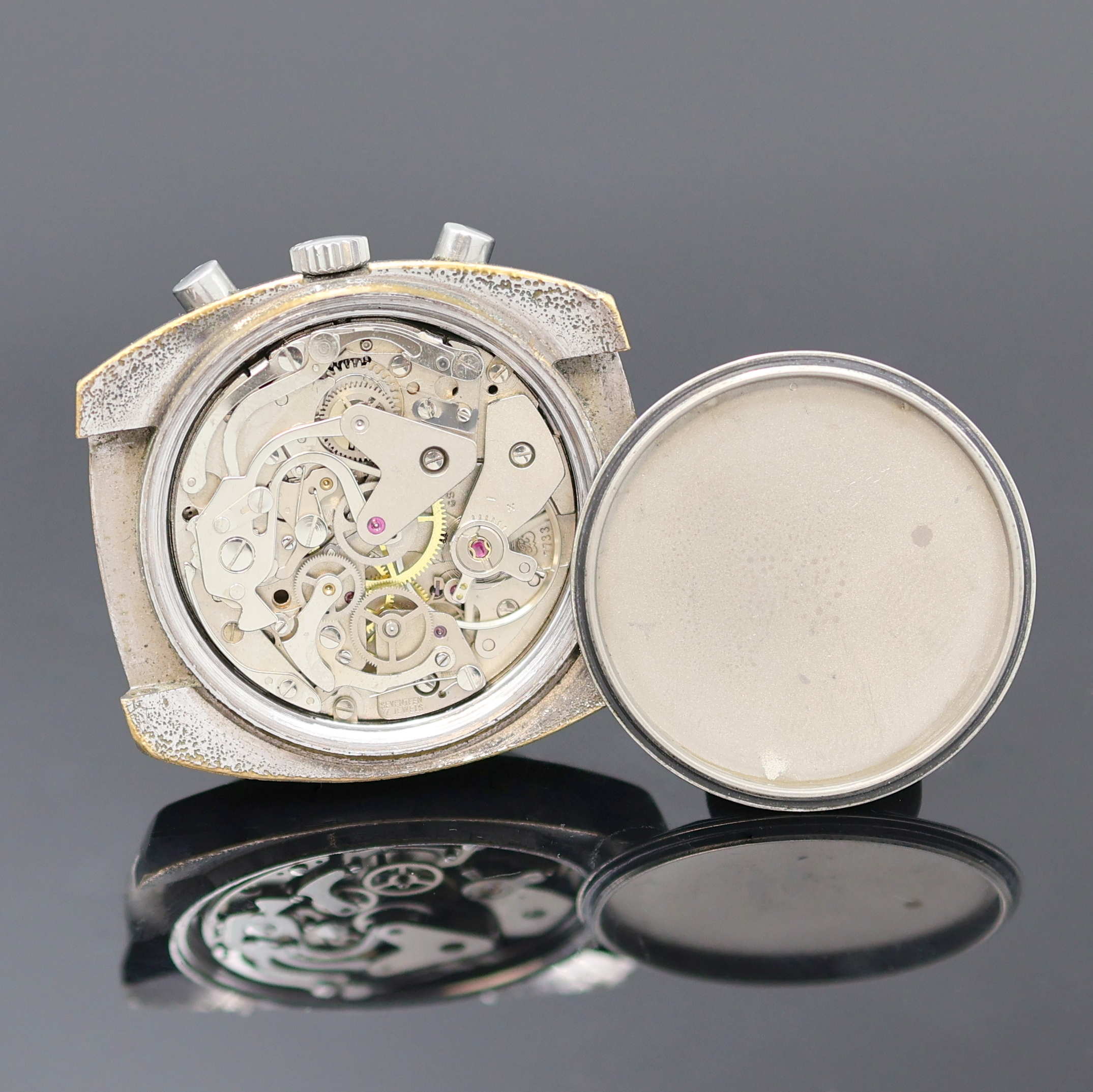 Detail e: LANCO / LATINO 2 Herrenchronographen Kaliber Valjoux 7733, Schweiz um 1970, Handaufzug, 2-tlg. Geh. m. verschr. Stahlboden, 1) LANCO, verchr. Geh. ...