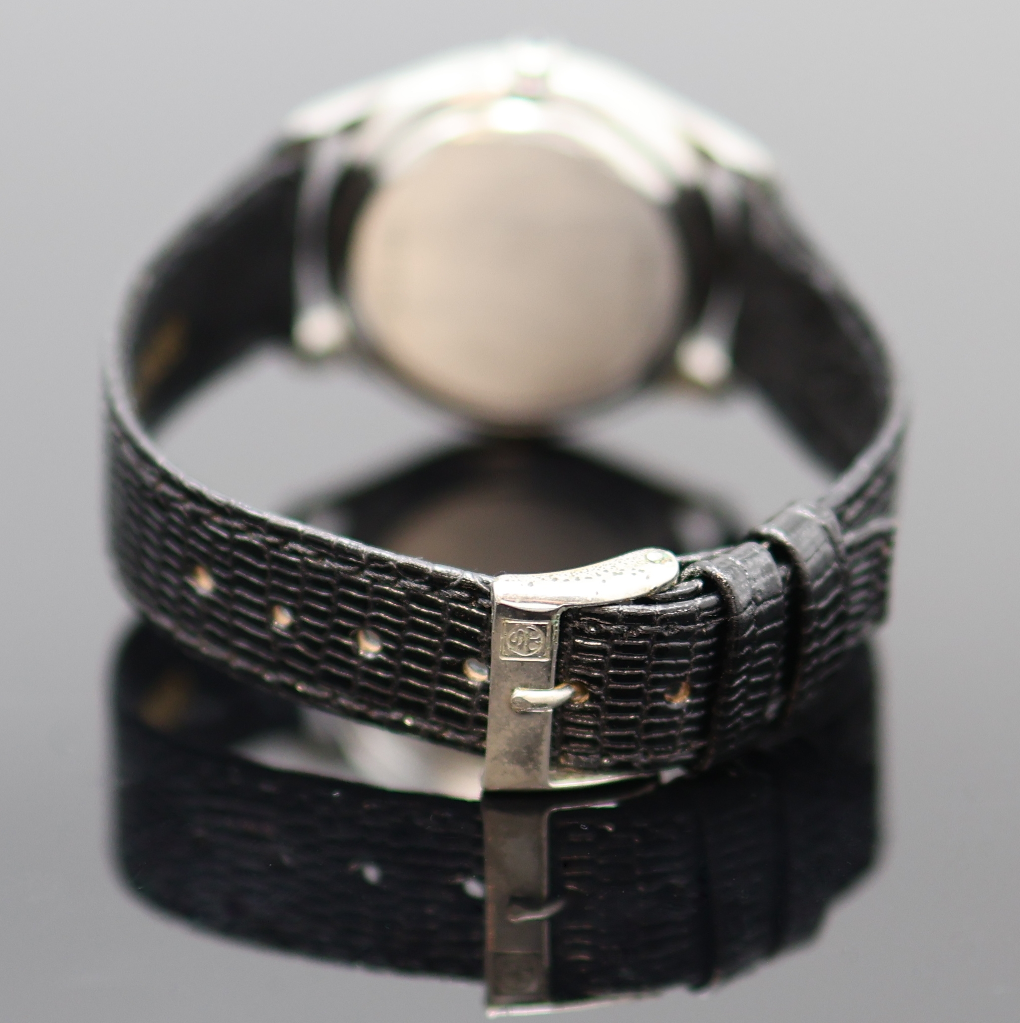 Detail c: LONGINES elegante Armbanduhr in Stahl Referenz 4184, Schweiz um 1980, Automatik, 2-tlg. Geh., Boden aufgedr., stahl-graues Zifferbl., feine röm. ...