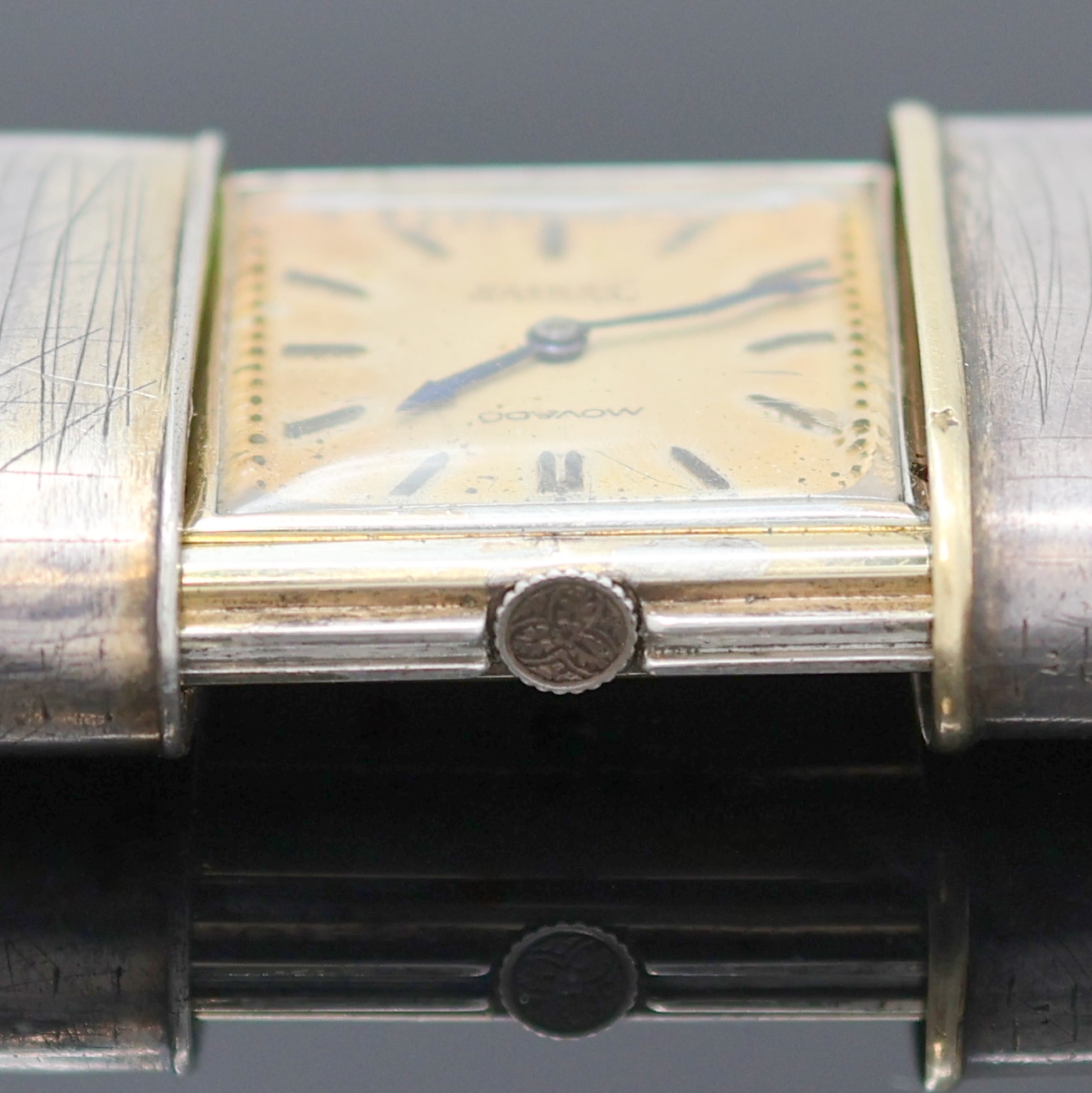 Detail d: MOVADO ERMETO Reiseuhr in Silber, Schweiz um 1938, Aufzug durch öffnen und schließen des Geh., glattes, 2-schaliges Geh., ehemals m. Leder bezogen, ...