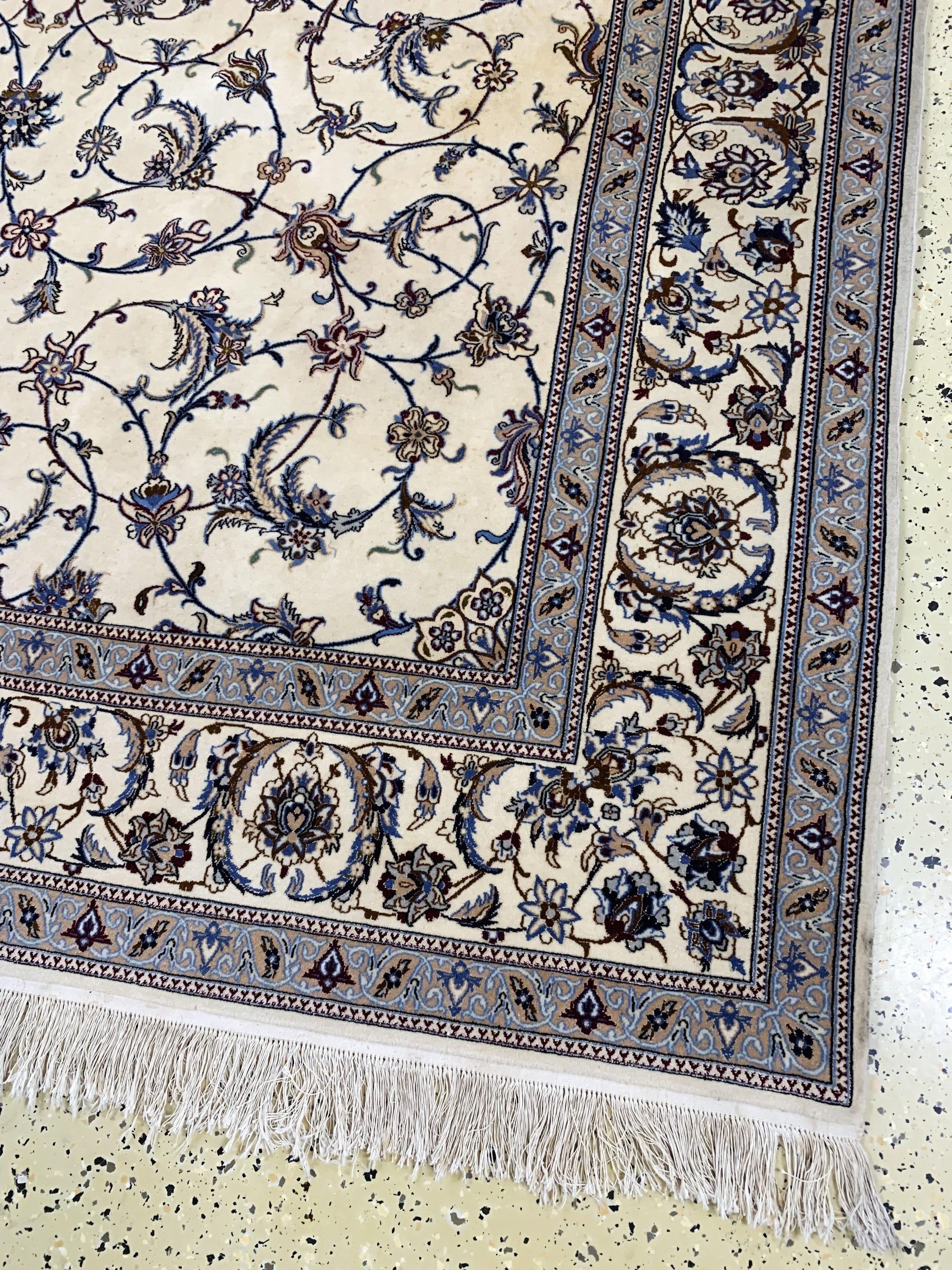 Detail a: Nain fein(6 La), Persien, Ende 20.Jhd, Korkwolle mit Seide, ca. 305 x 195 cm, ca. 1,0Mio. Kn/qm, EHZ: 1-2(fleckig)