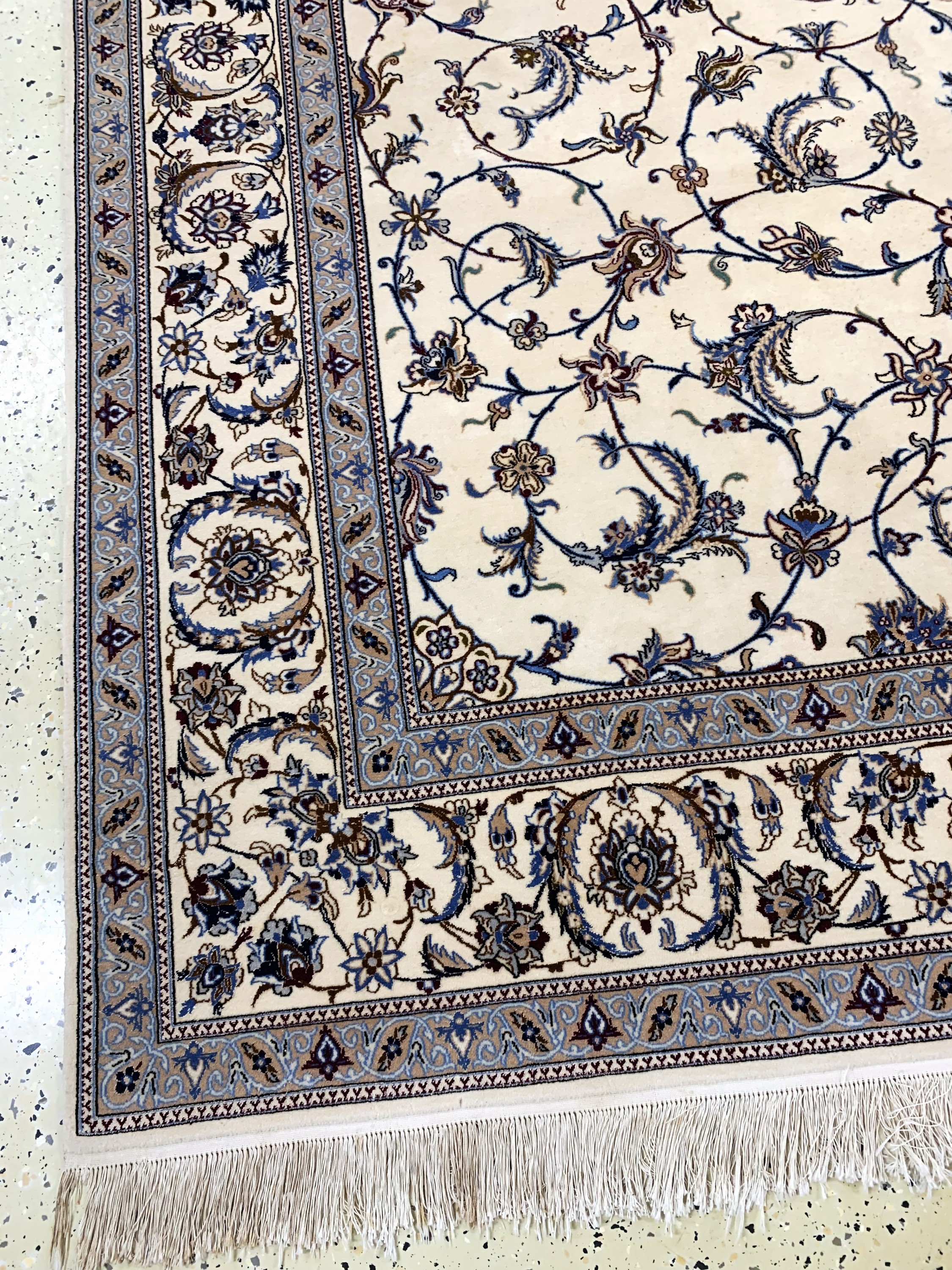 Detail c: Nain fein(6 La), Persien, Ende 20.Jhd, Korkwolle mit Seide, ca. 305 x 195 cm, ca. 1,0Mio. Kn/qm, EHZ: 1-2(fleckig)
