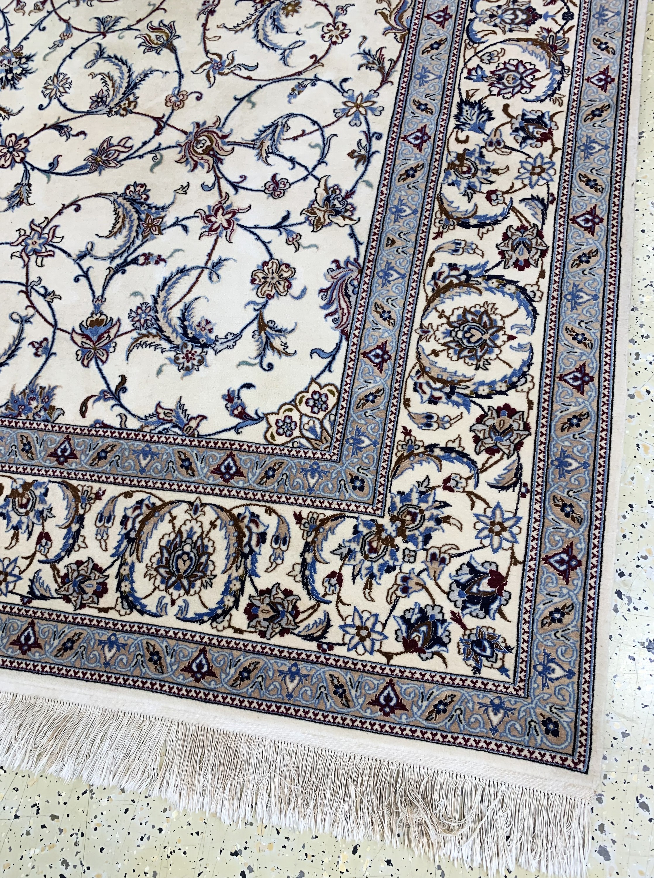 Detail e: Nain fein(6 La), Persien, Ende 20.Jhd, Korkwolle mit Seide, ca. 305 x 195 cm, ca. 1,0Mio. Kn/qm, EHZ: 1-2(fleckig)