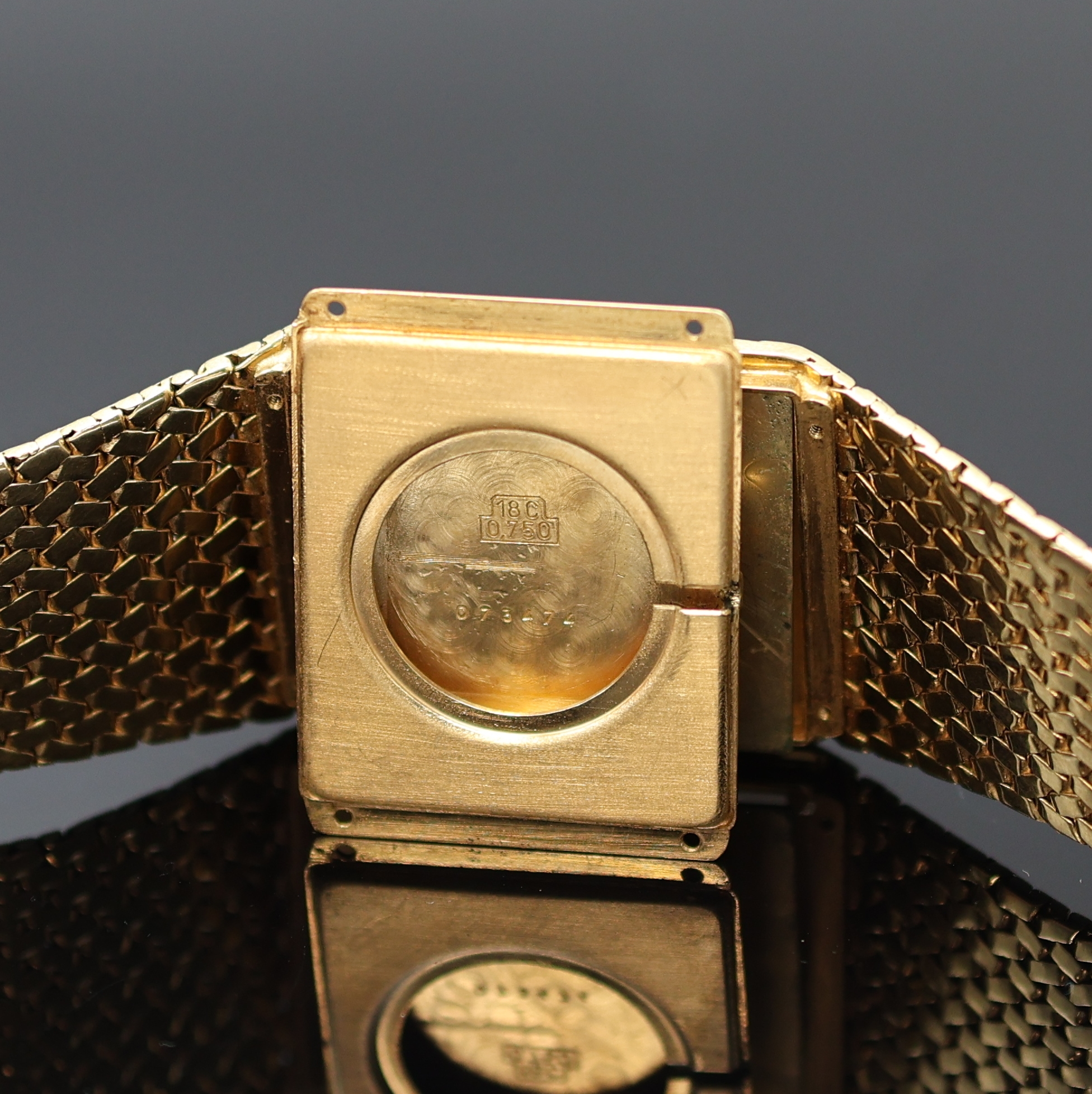 Detail f: EBEL ausgefallene und schwere Herrenarmbanduhr in GG 750/000, Schweiz um 1975, Handaufzug, 2-tlg. Geh., Boden 4-fach verschr., integr. Milanaiseband, ...