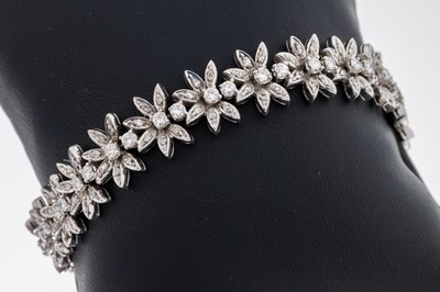 Image 18 kt gold diamond-bracelet , WG 750/000 tested, 40 brilliants and 120 8/8-diamonds ...
