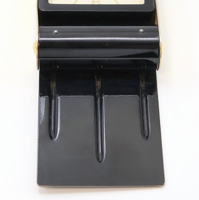 26987084c - JAEGER 2-Tage Reisewecker, Schweiz um 1950, Messinggeh. schwarz lack. berieb., z. T. ...