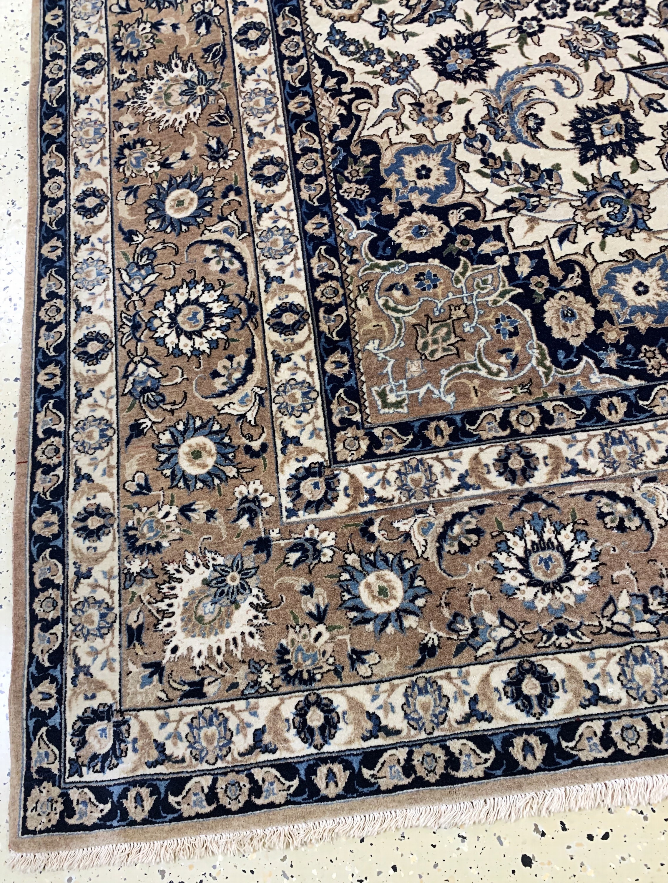 Detail c: Esfahan alt, Persien, Mitte 20.Jhd, Wolle auf Baumwolle, ca. 310 x 208 cm, verblasst, EHZ: 2