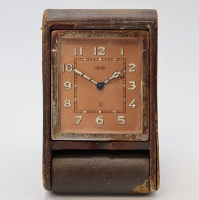 Image JAEGER 2-Tage Reisewecker, Schweiz um 1935, Leder-bezogenes Metall/Holz-Geh. teils zu ...