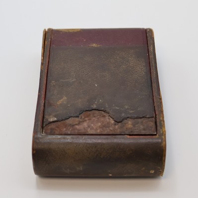 26987107e - JAEGER 2-Tage Reisewecker, Schweiz um 1935, Leder-bezogenes Metall/Holz-Geh. teils zu ...