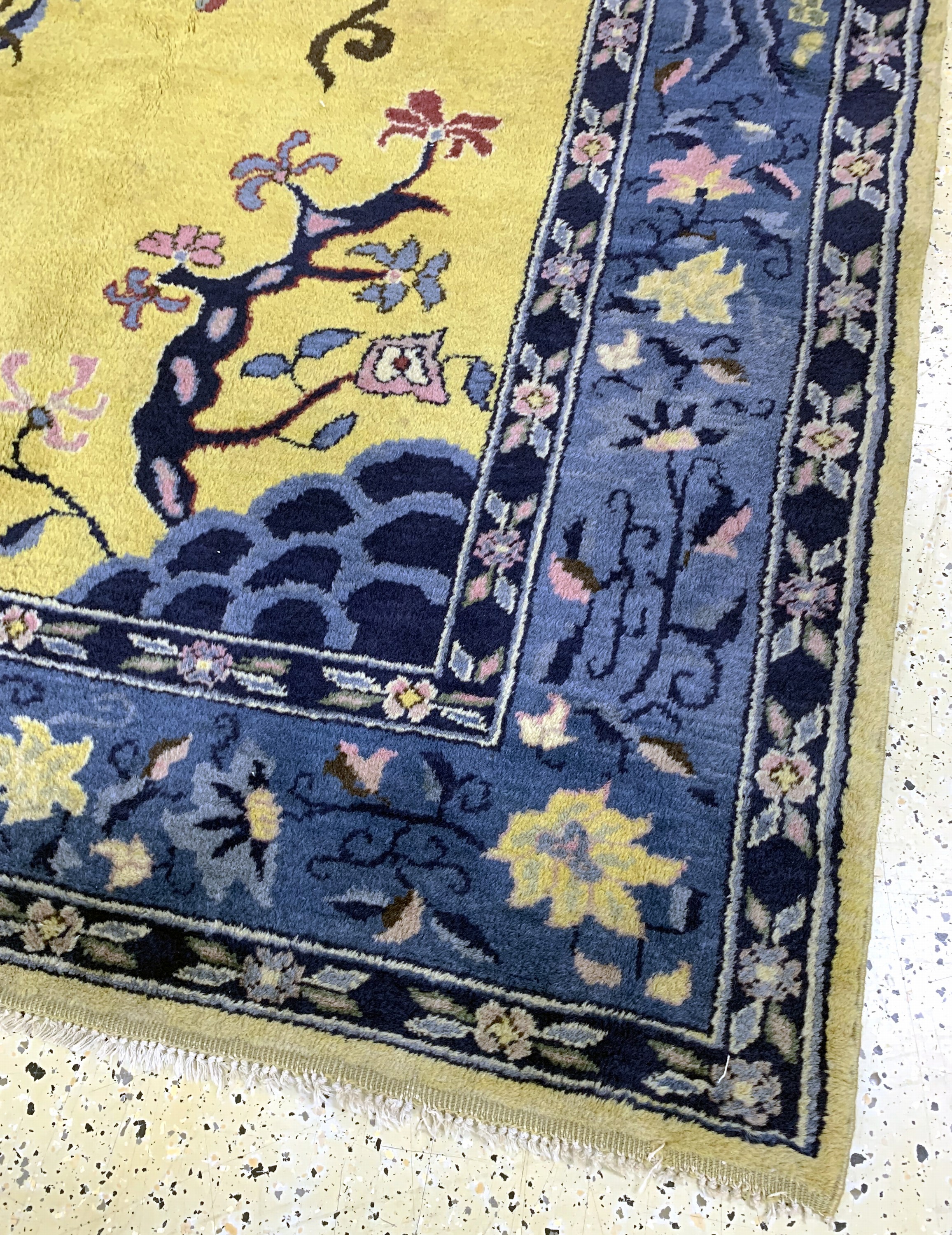 Detail f: Peking alt, Rumänien, Mitte 20.Jhd, Wolle auf Baumwolle, ca. 348 x 246 cm, EHZ: 2, (kleine Mottenfrass).