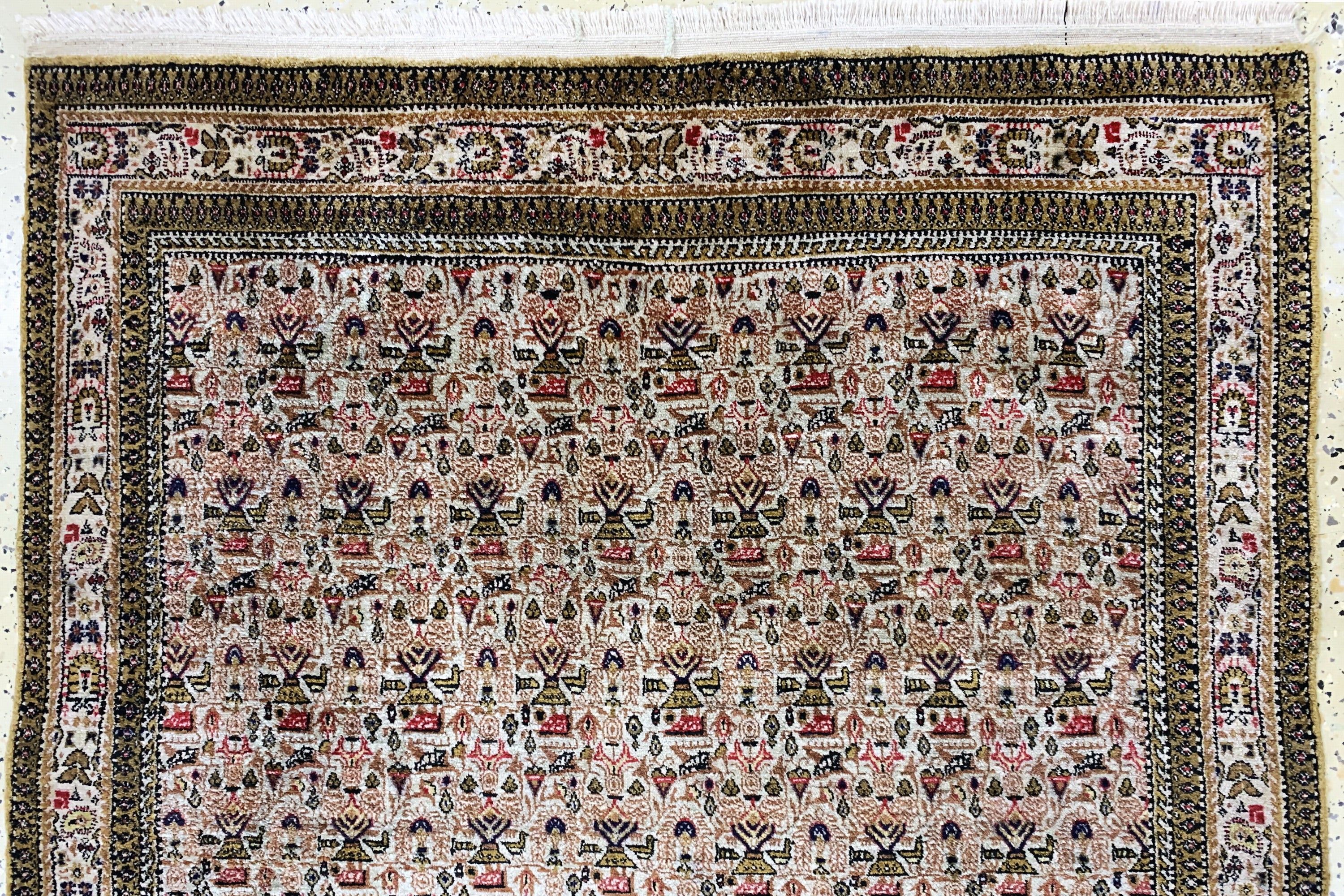 Detail a: Ghom Seide alt, Persien, Mitte 20.Jhd, reine Naturseide, ca. 159 x 108 cm, leicht verfärbt, EHZ: 2