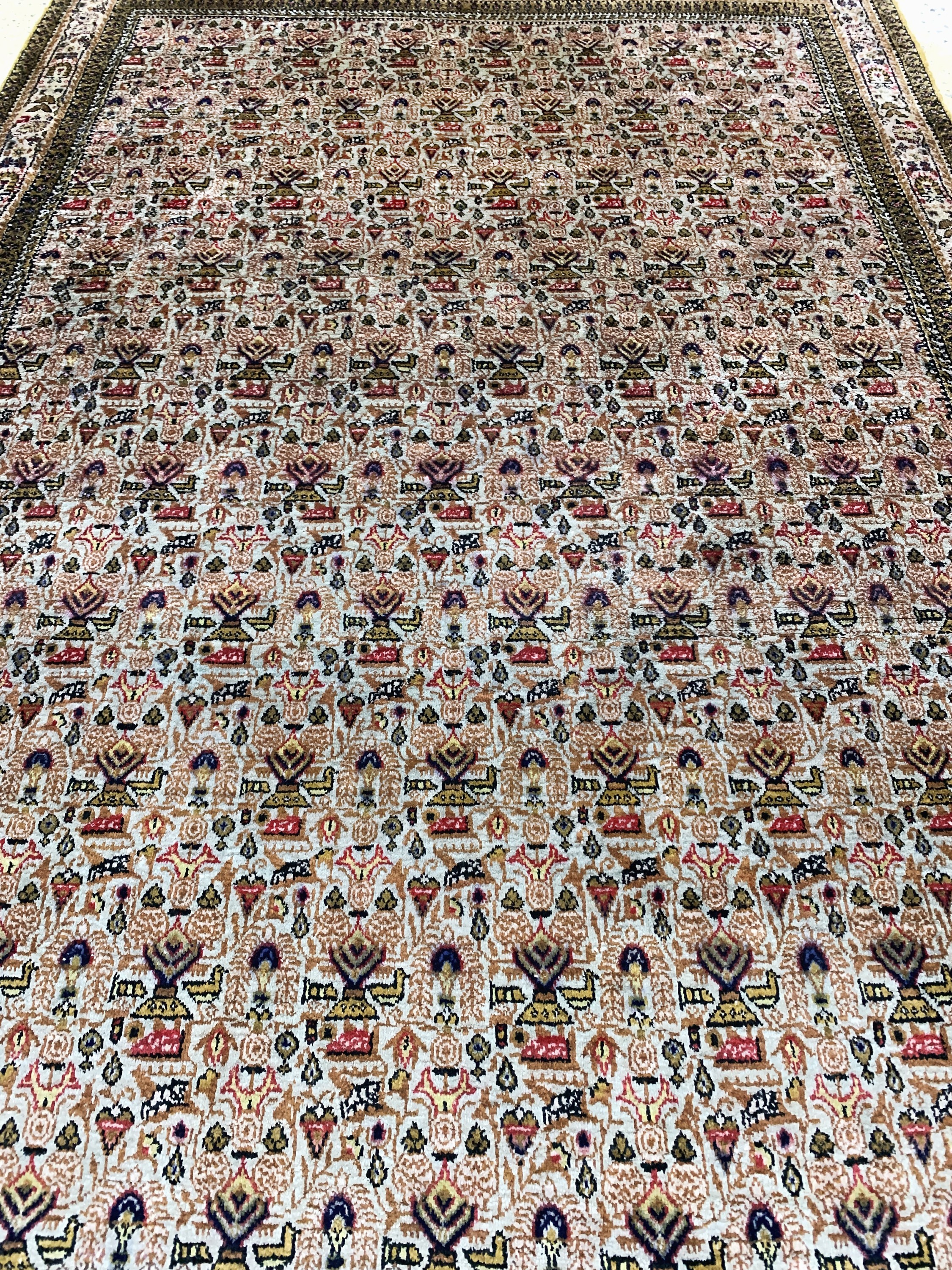 Detail b: Ghom Seide alt, Persien, Mitte 20.Jhd, reine Naturseide, ca. 159 x 108 cm, leicht verfärbt, EHZ: 2