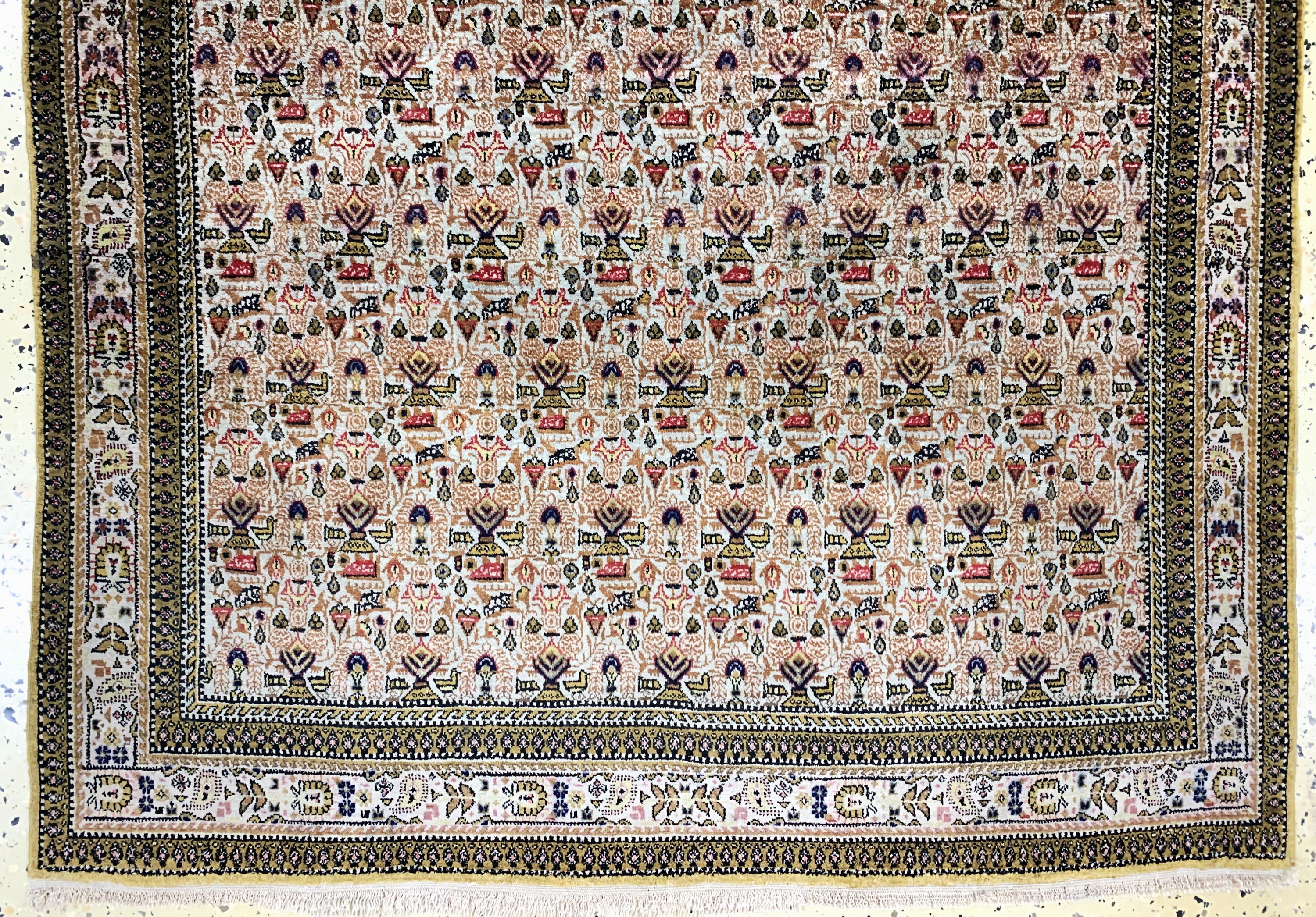 Detail c: Ghom Seide alt, Persien, Mitte 20.Jhd, reine Naturseide, ca. 159 x 108 cm, leicht verfärbt, EHZ: 2