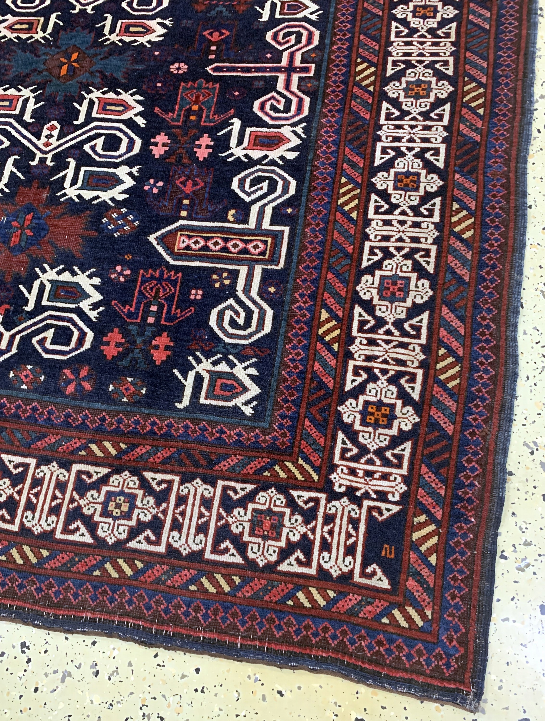 Detail a: "Blattgabel"Schirwan antik, Kaukasus, 19.Jhd, Wolle auf Wolle, ca. 202 x 137 cm, EHZ: 3(restauriert)